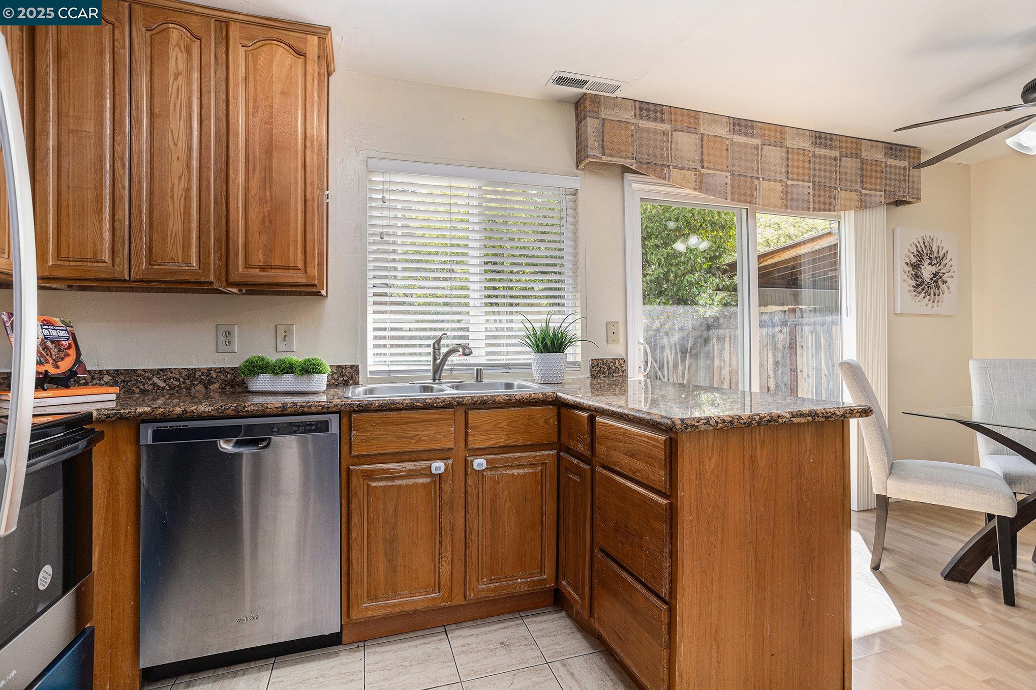Photo #5: 41098586 Listing 