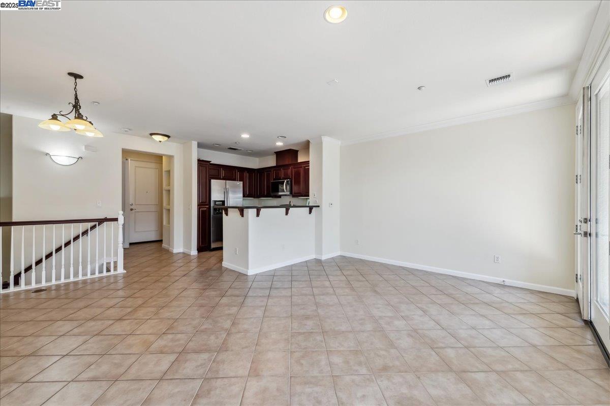 Detail Gallery Image 5 of 46 For 3465 Dublin Blvd. #420,  Dublin,  CA 94568 - 2 Beds | 2/1 Baths