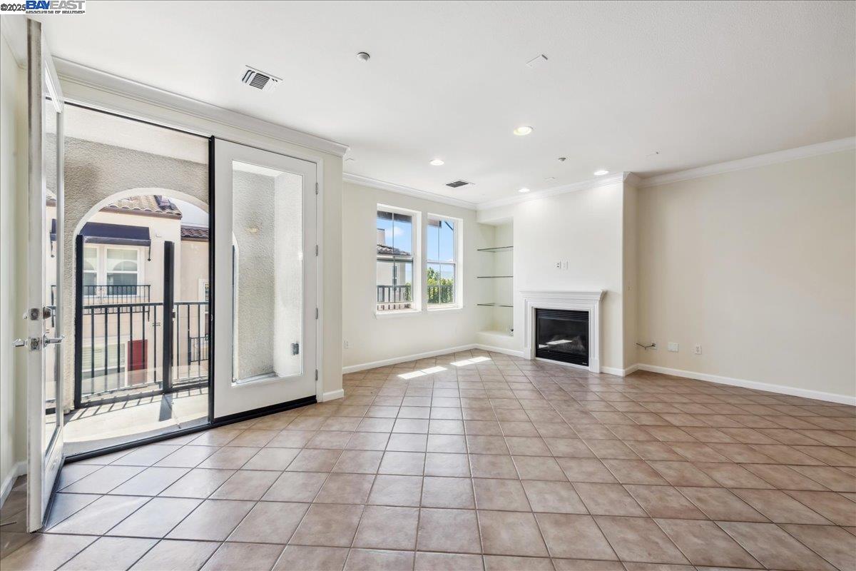 Detail Gallery Image 6 of 46 For 3465 Dublin Blvd. #420,  Dublin,  CA 94568 - 2 Beds | 2/1 Baths