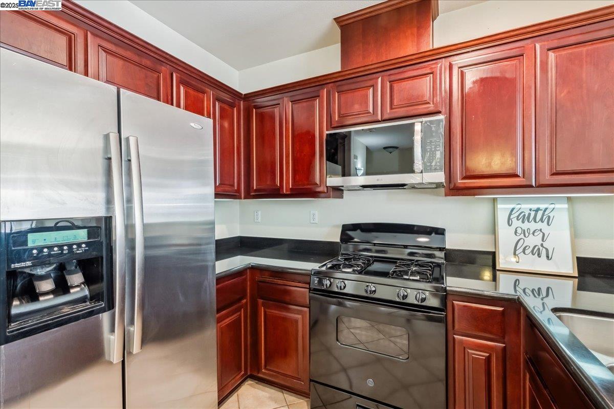 Detail Gallery Image 9 of 46 For 3465 Dublin Blvd. #420,  Dublin,  CA 94568 - 2 Beds | 2/1 Baths