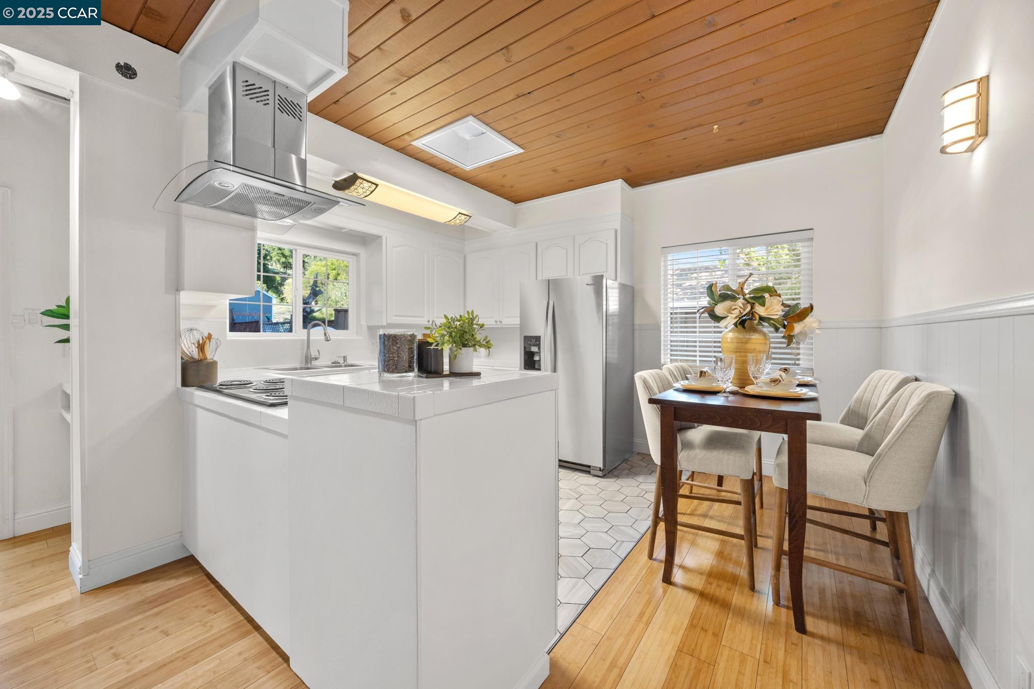 Detail Gallery Image 13 of 60 For 5131 La Honda Rd, El Sobrante,  CA 94803 - 3 Beds | 2 Baths