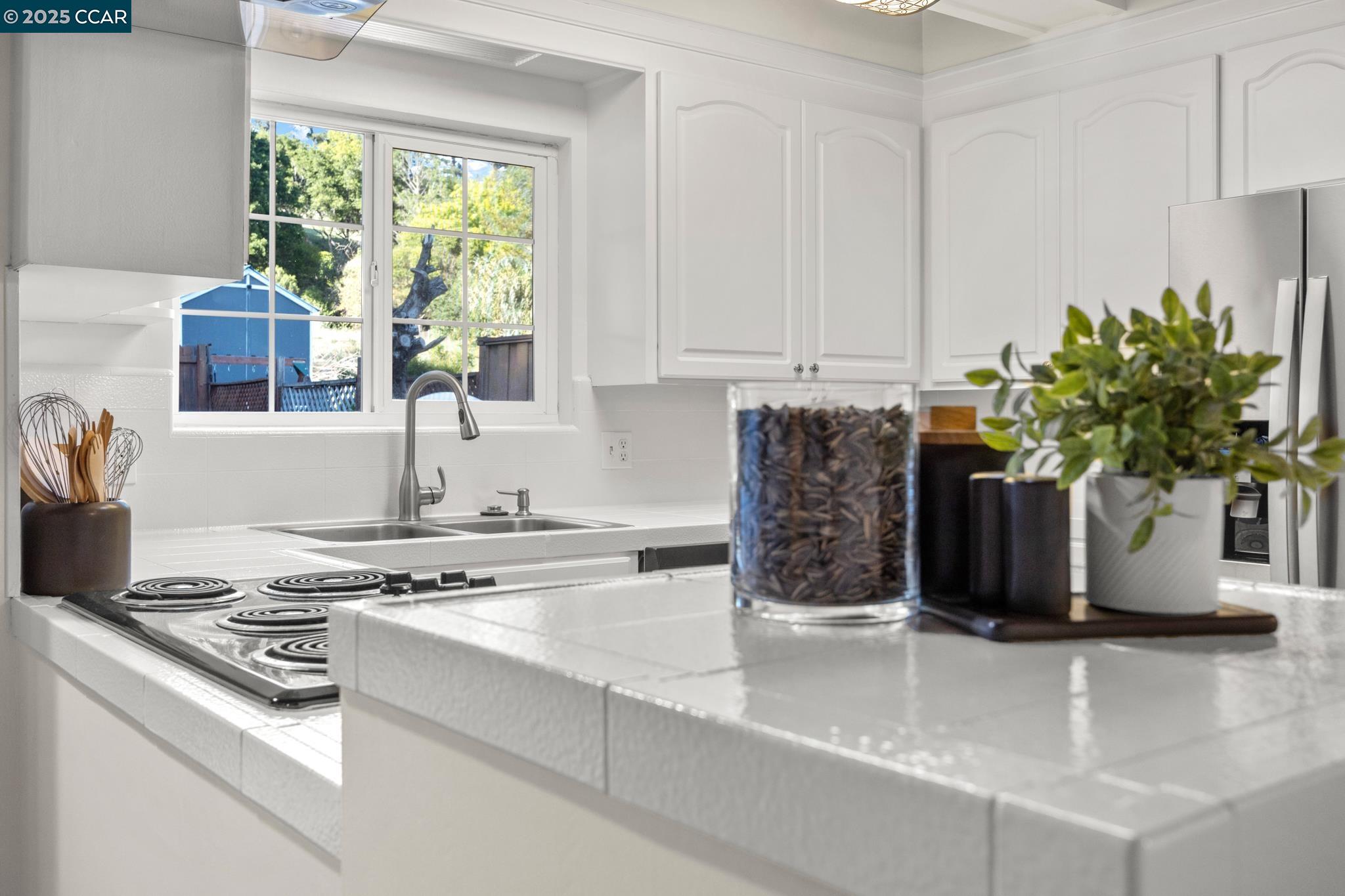 Detail Gallery Image 14 of 60 For 5131 La Honda Rd, El Sobrante,  CA 94803 - 3 Beds | 2 Baths