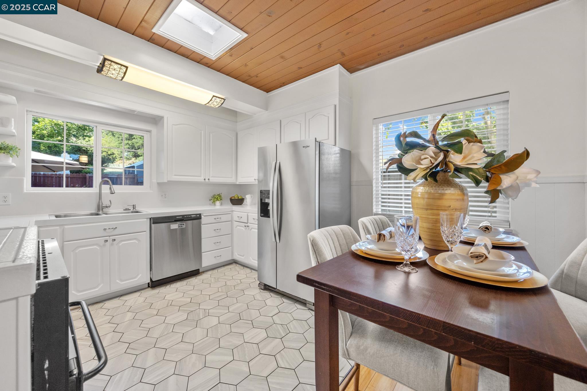 Detail Gallery Image 15 of 60 For 5131 La Honda Rd, El Sobrante,  CA 94803 - 3 Beds | 2 Baths