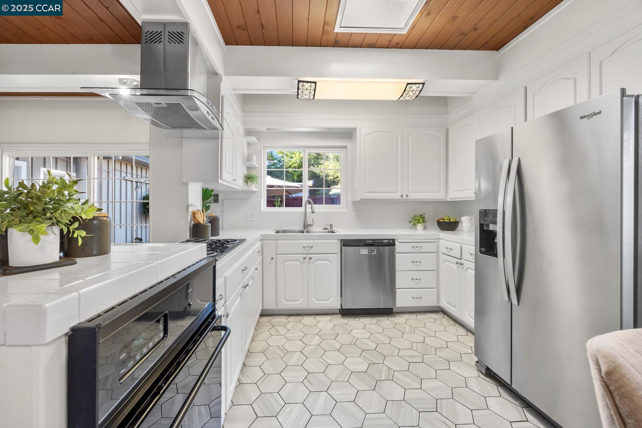 Detail Gallery Image 16 of 60 For 5131 La Honda Rd, El Sobrante,  CA 94803 - 3 Beds | 2 Baths