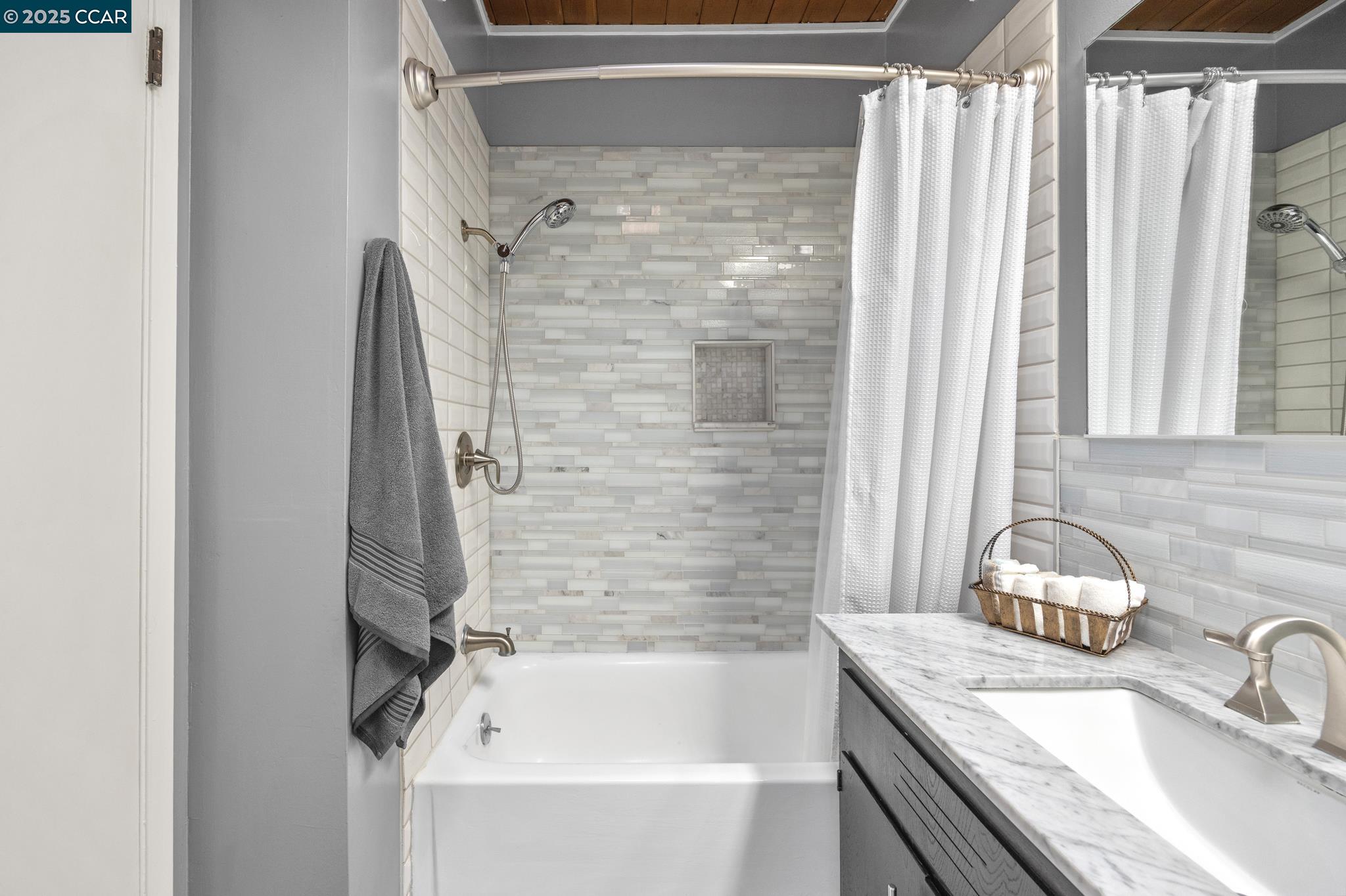 Detail Gallery Image 23 of 60 For 5131 La Honda Rd, El Sobrante,  CA 94803 - 3 Beds | 2 Baths