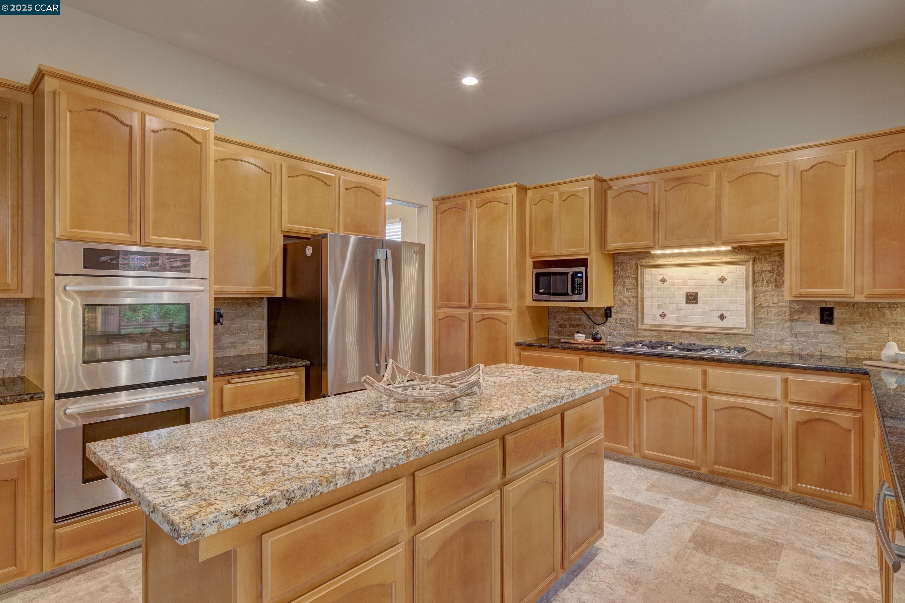 Detail Gallery Image 13 of 29 For 5171 Keller Ridge Dr, Clayton,  CA 94517 - 4 Beds | 3 Baths