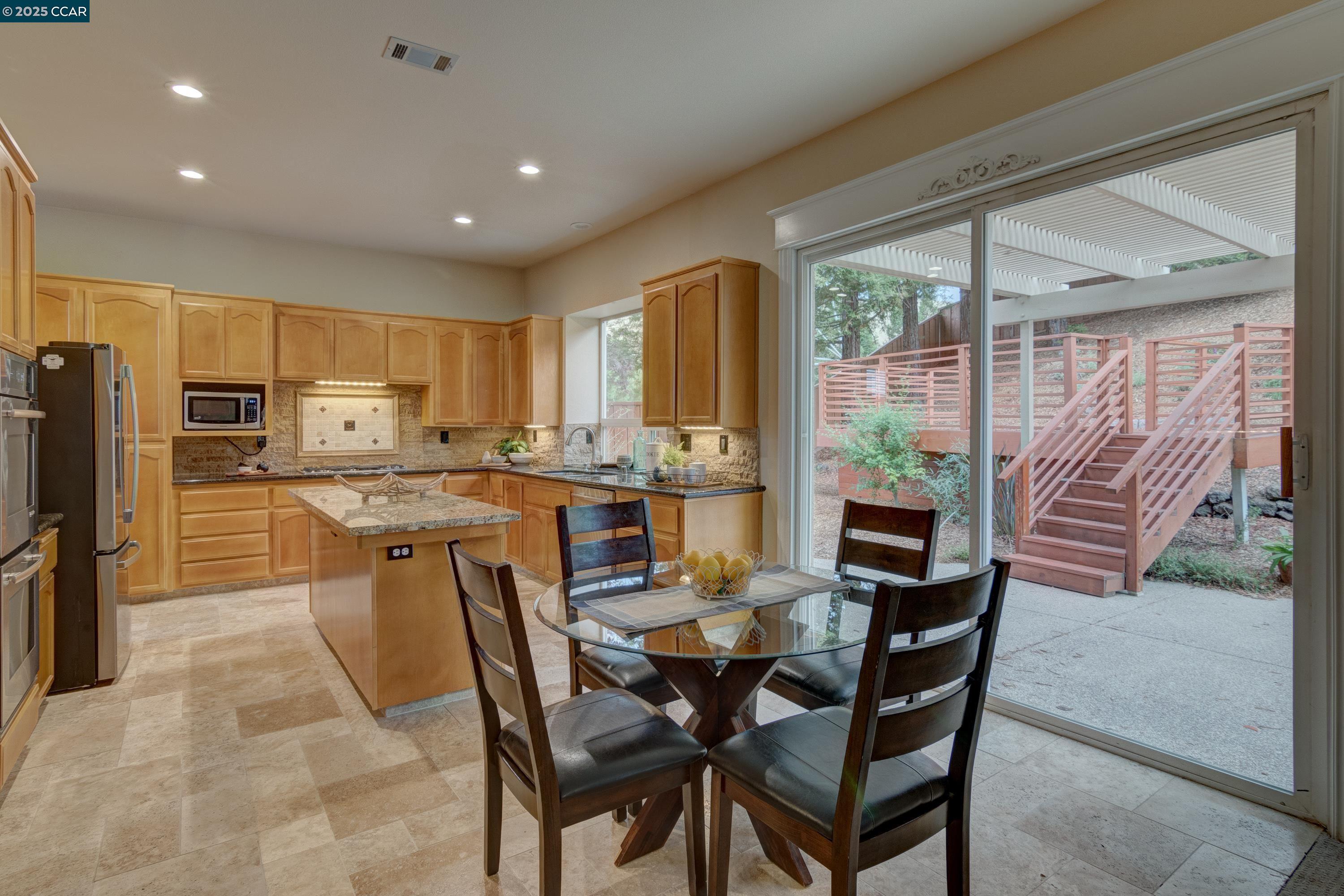 Detail Gallery Image 14 of 29 For 5171 Keller Ridge Dr, Clayton,  CA 94517 - 4 Beds | 3 Baths