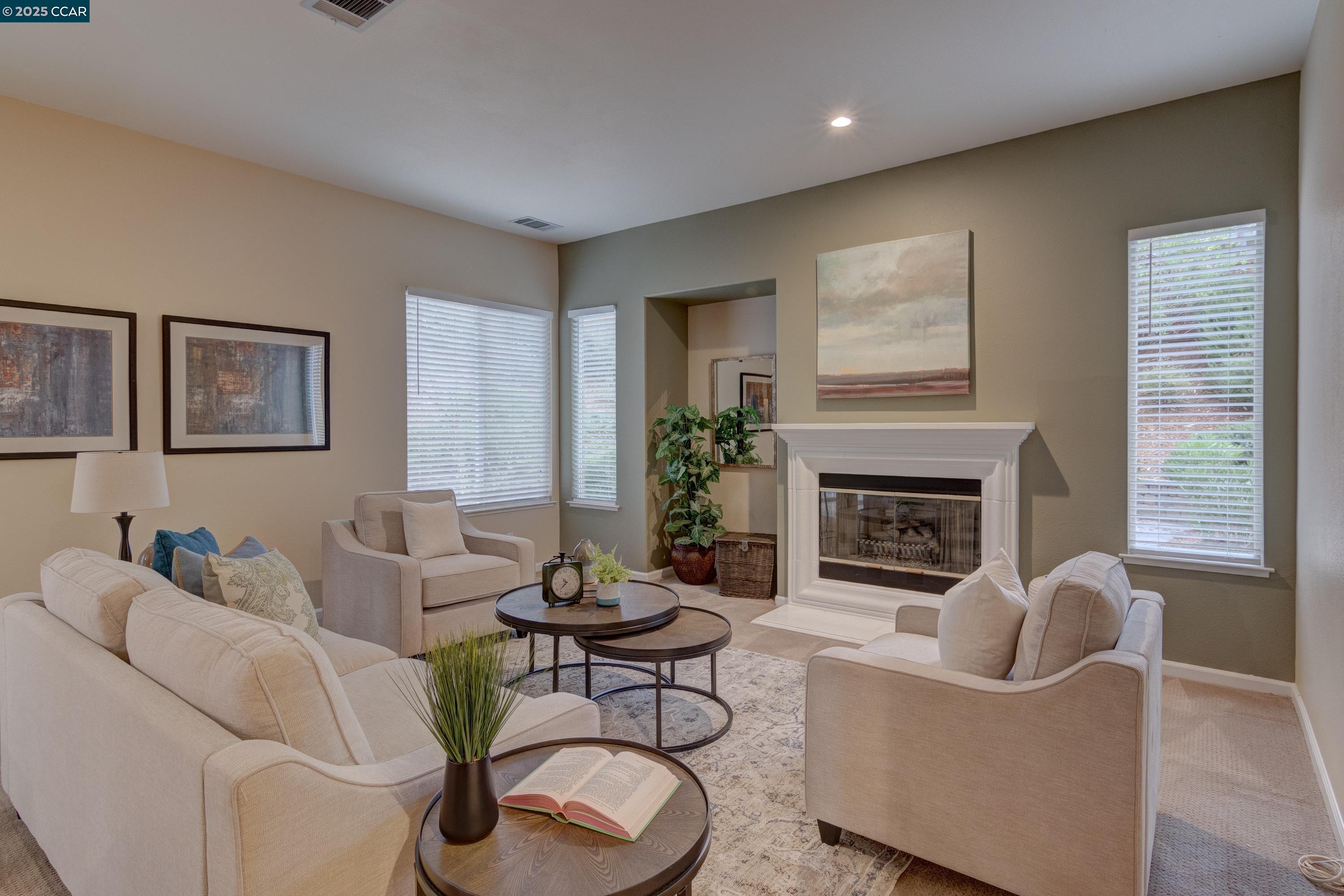 Detail Gallery Image 16 of 29 For 5171 Keller Ridge Dr, Clayton,  CA 94517 - 4 Beds | 3 Baths