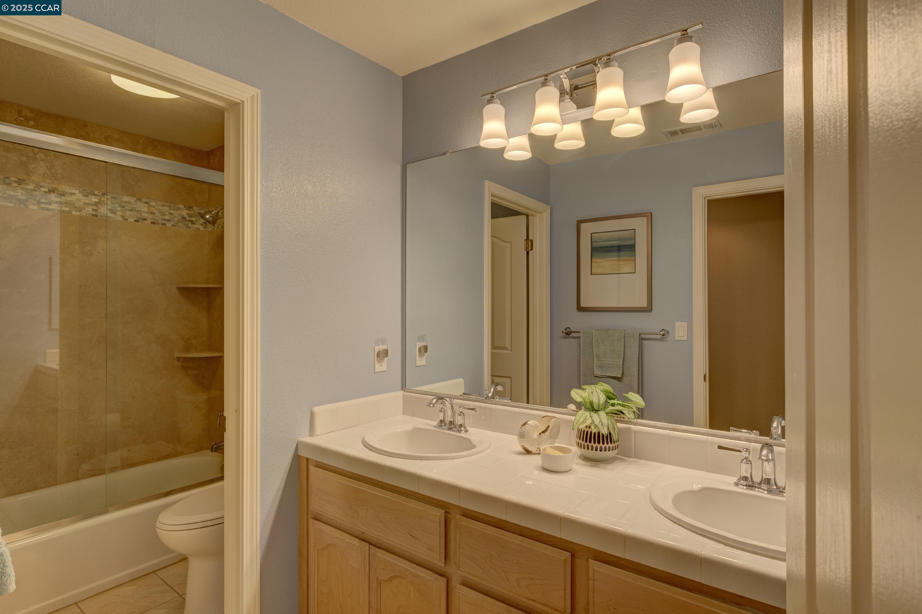 Detail Gallery Image 25 of 29 For 5171 Keller Ridge Dr, Clayton,  CA 94517 - 4 Beds | 3 Baths