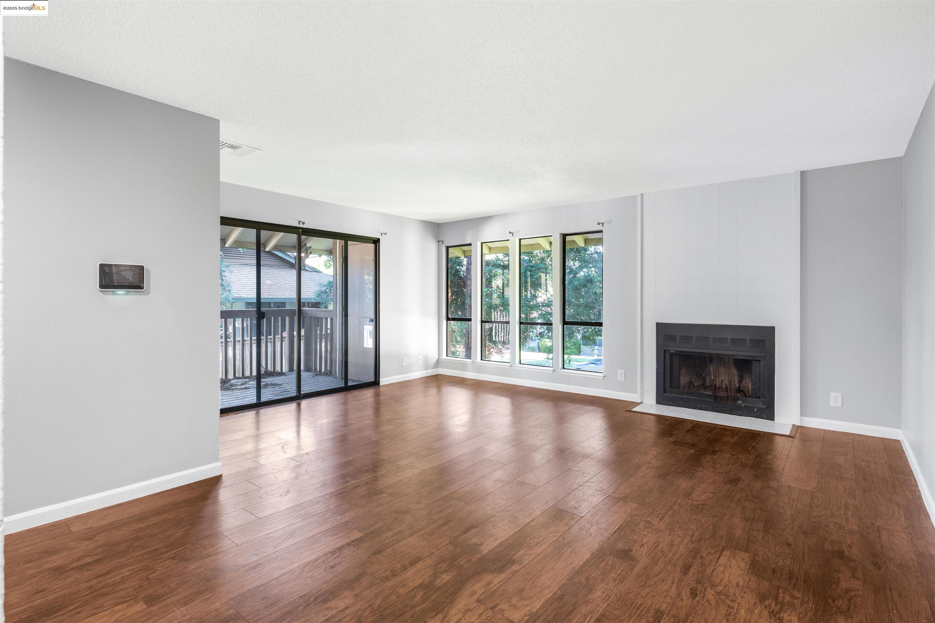 Detail Gallery Image 2 of 37 For 2400 Horizon Ln #136,  Antioch,  CA 94509 - 2 Beds | 2 Baths
