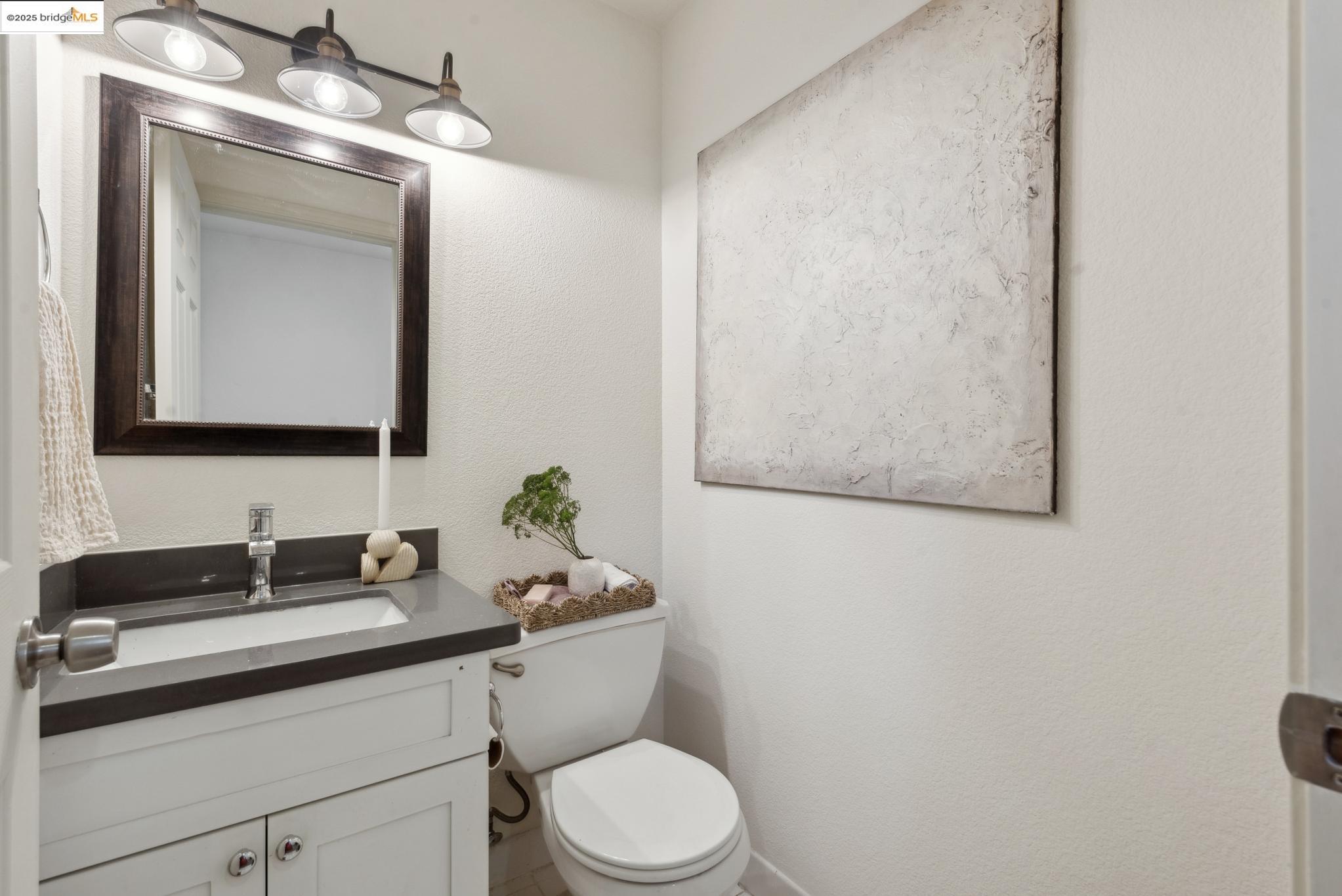 Detail Gallery Image 11 of 23 For 3808 Marion Avenue, Oakland,  CA 94619 - 3 Beds | 1/1 Baths