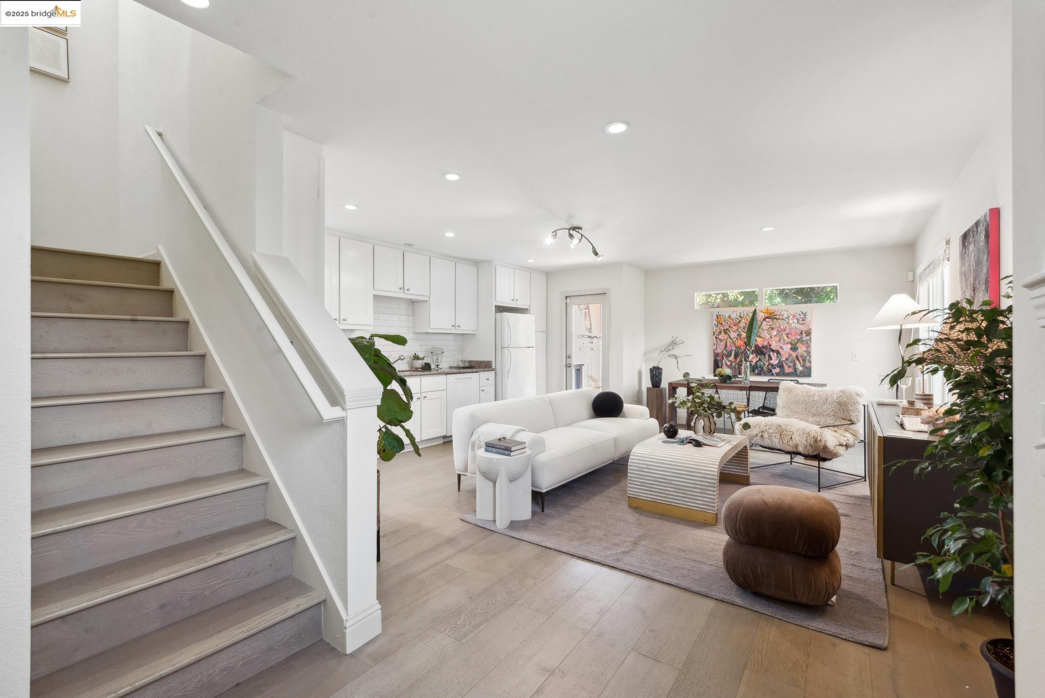 Detail Gallery Image 12 of 23 For 3808 Marion Avenue, Oakland,  CA 94619 - 3 Beds | 1/1 Baths