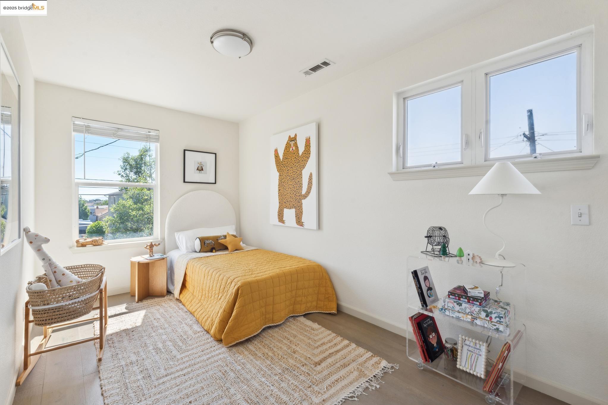 Detail Gallery Image 14 of 23 For 3808 Marion Avenue, Oakland,  CA 94619 - 3 Beds | 1/1 Baths