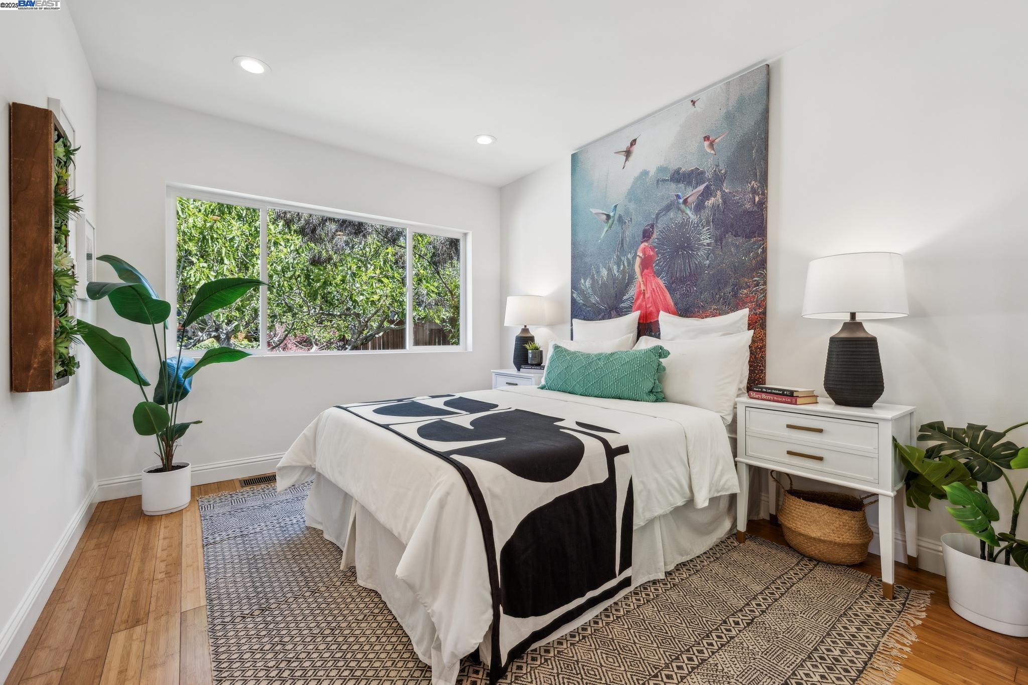 Detail Gallery Image 20 of 46 For 776 60th Street, Oakland,  CA 94609 - 3 Beds | 2 Baths