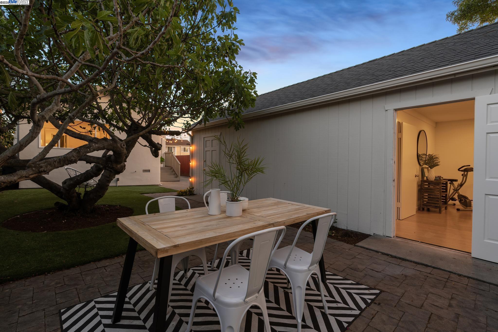 Detail Gallery Image 42 of 46 For 776 60th Street, Oakland,  CA 94609 - 3 Beds | 2 Baths