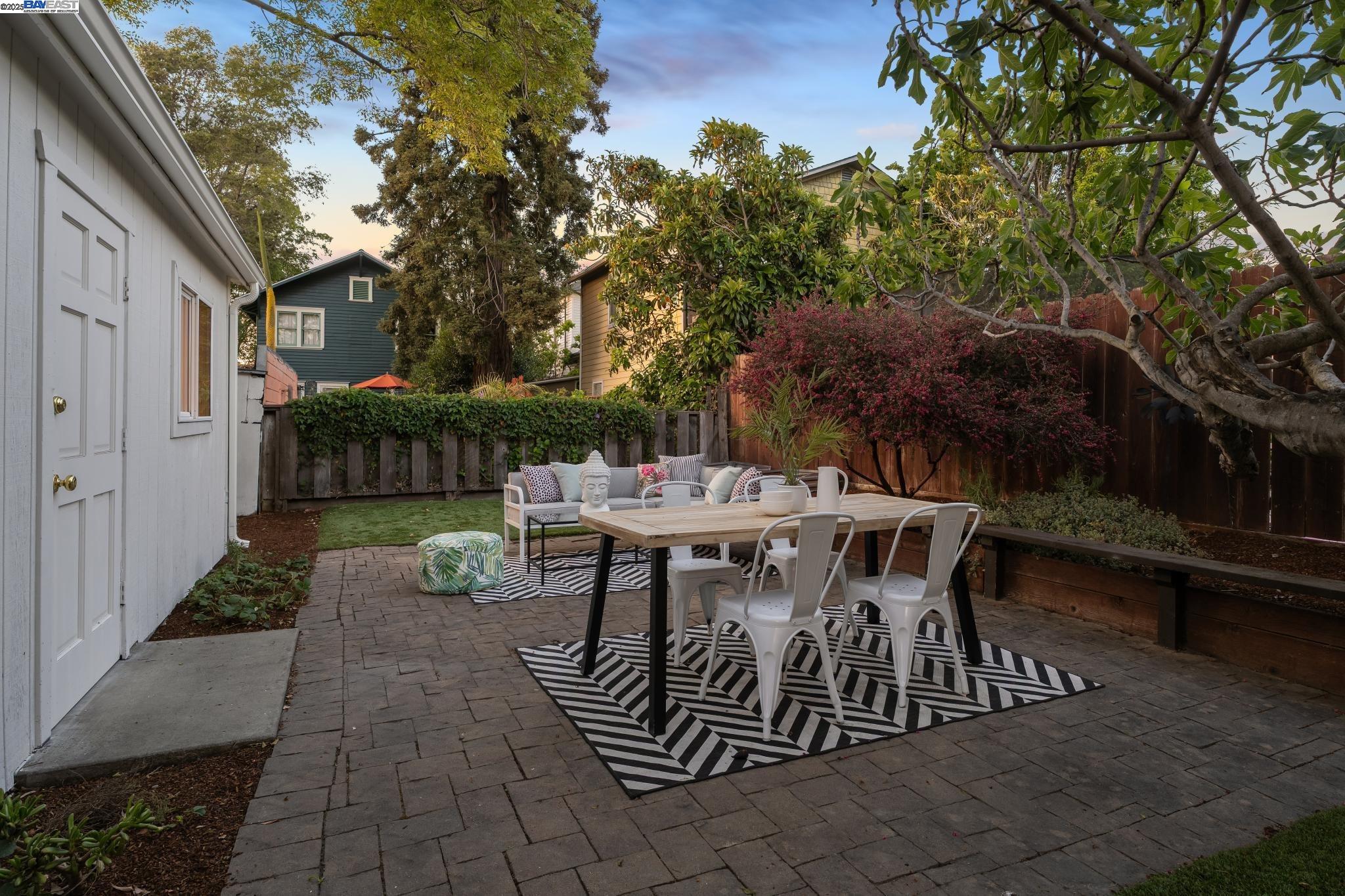 Detail Gallery Image 44 of 46 For 776 60th Street, Oakland,  CA 94609 - 3 Beds | 2 Baths
