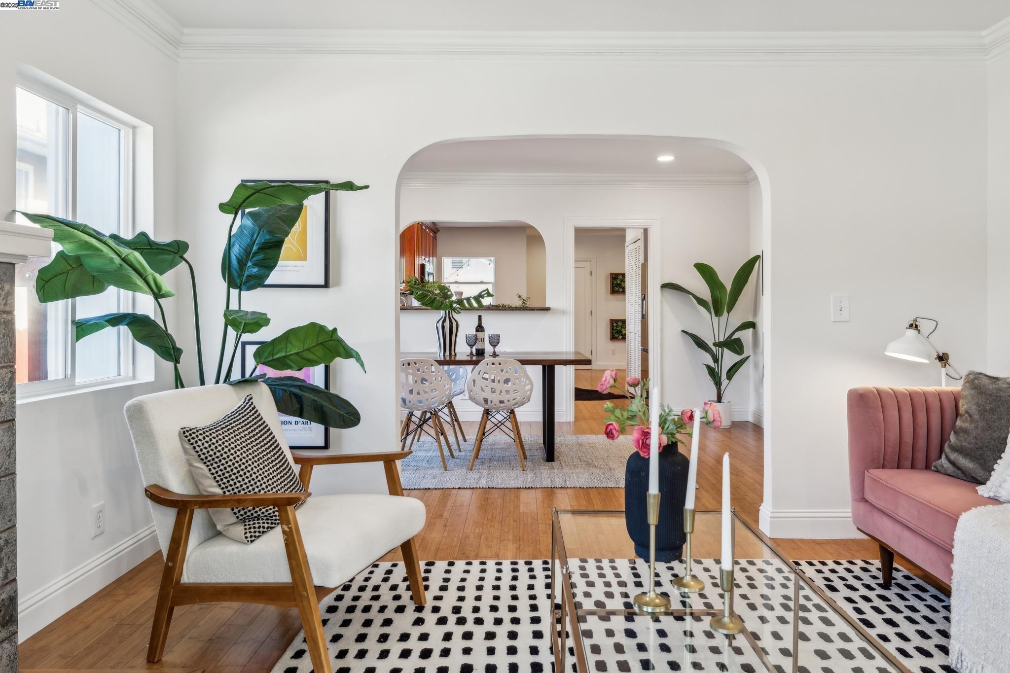Detail Gallery Image 10 of 46 For 776 60th Street, Oakland,  CA 94609 - 3 Beds | 2 Baths