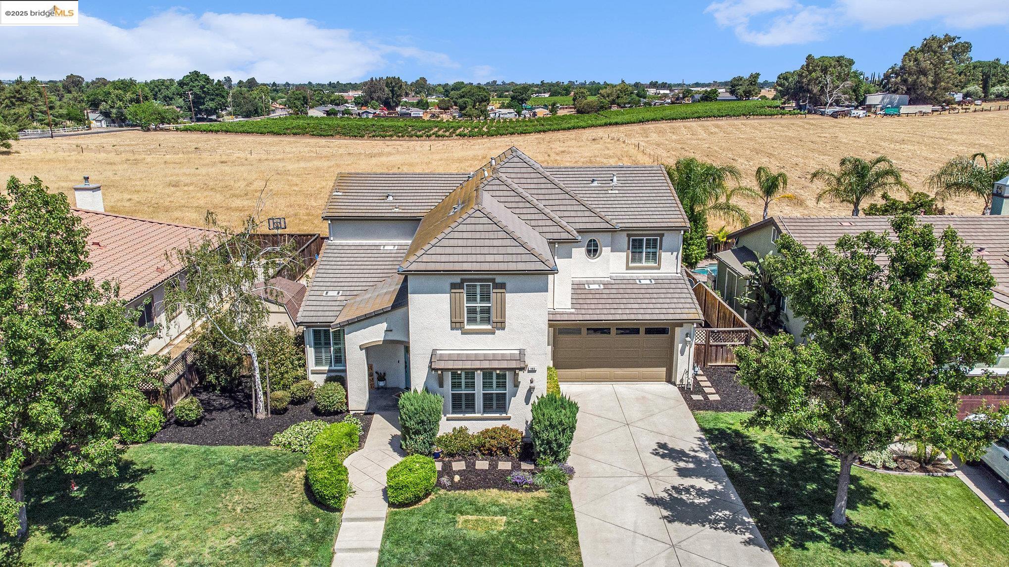 Detail Gallery Image 1 of 53 For 583 Sawgrass Way, Oakley,  CA 94561 - 5 Beds | 3/1 Baths