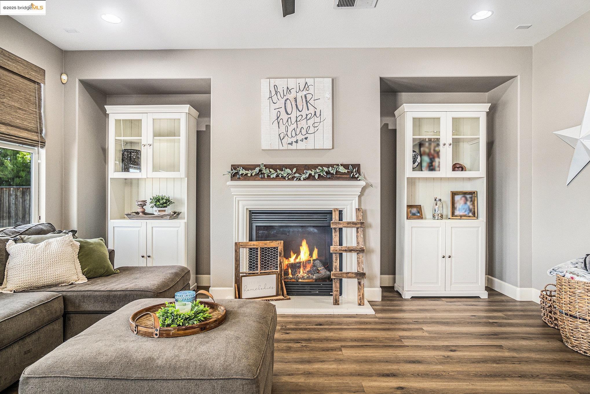 Detail Gallery Image 12 of 53 For 583 Sawgrass Way, Oakley,  CA 94561 - 5 Beds | 3/1 Baths