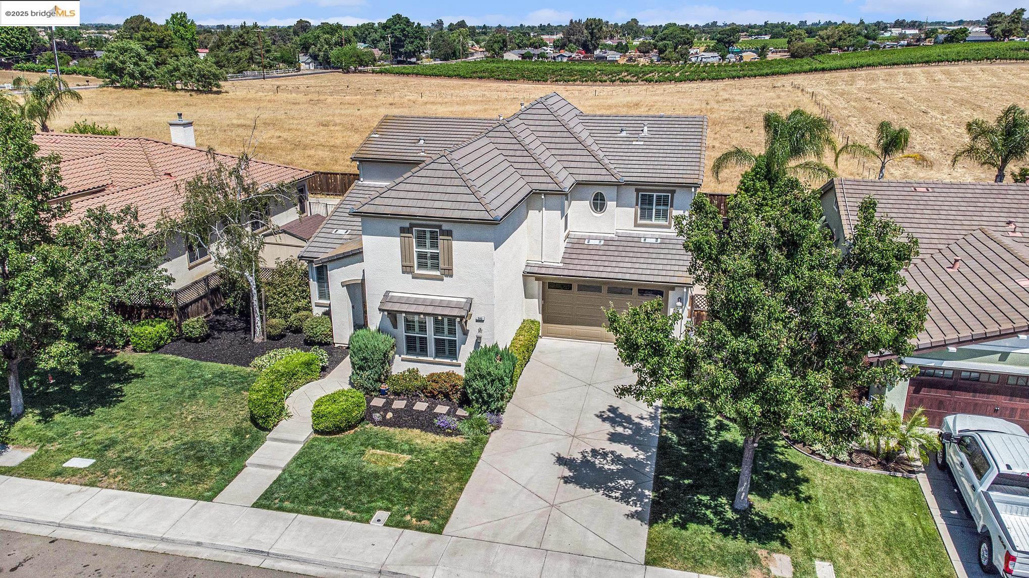 Detail Gallery Image 3 of 53 For 583 Sawgrass Way, Oakley,  CA 94561 - 5 Beds | 3/1 Baths