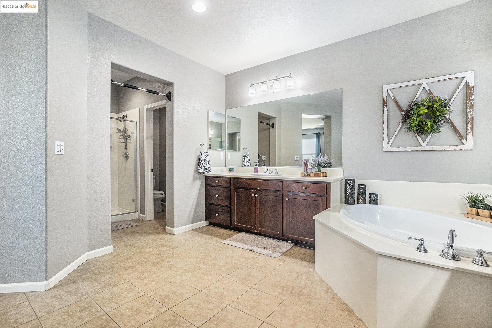 Detail Gallery Image 25 of 53 For 583 Sawgrass Way, Oakley,  CA 94561 - 5 Beds | 3/1 Baths