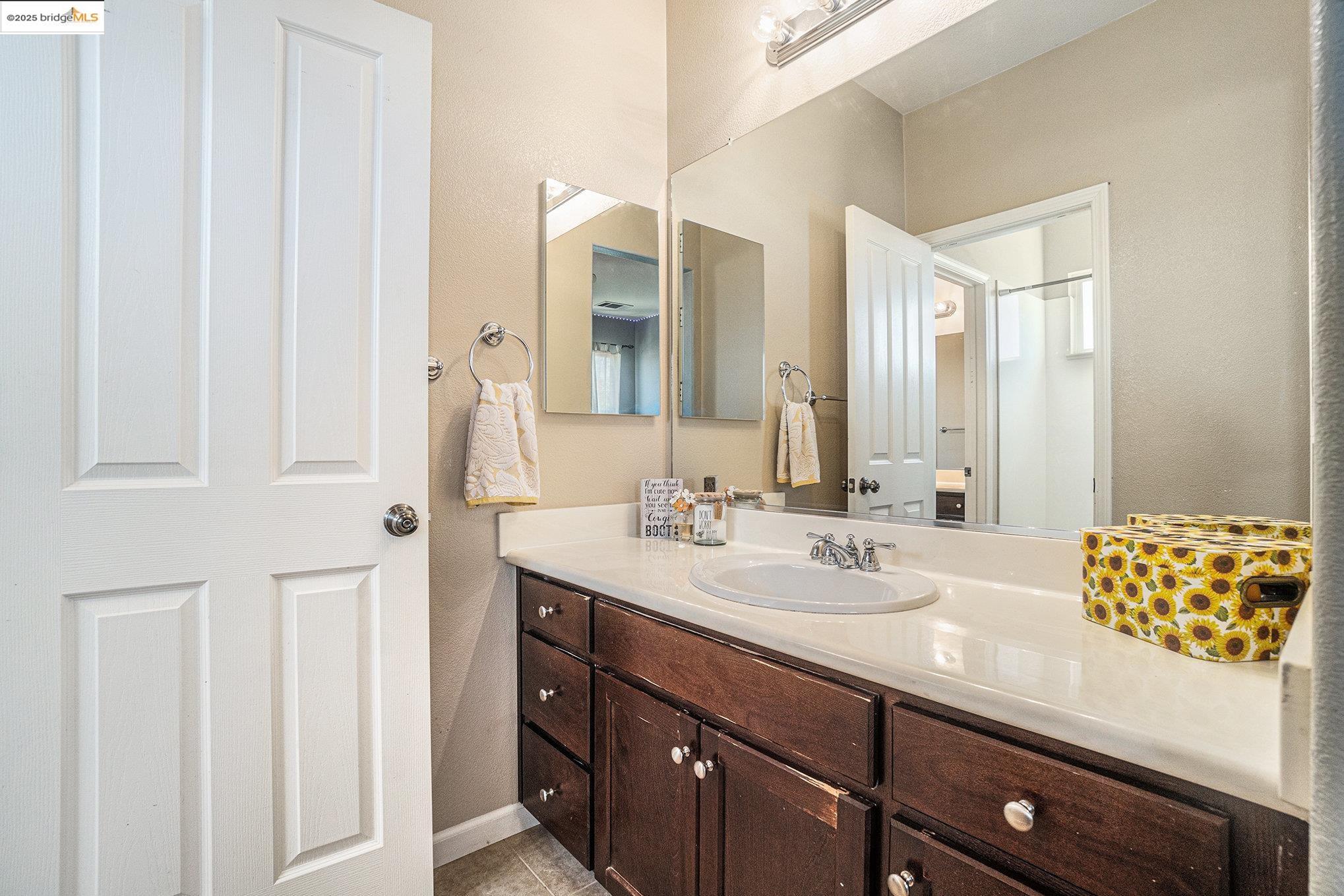 Detail Gallery Image 30 of 53 For 583 Sawgrass Way, Oakley,  CA 94561 - 5 Beds | 3/1 Baths