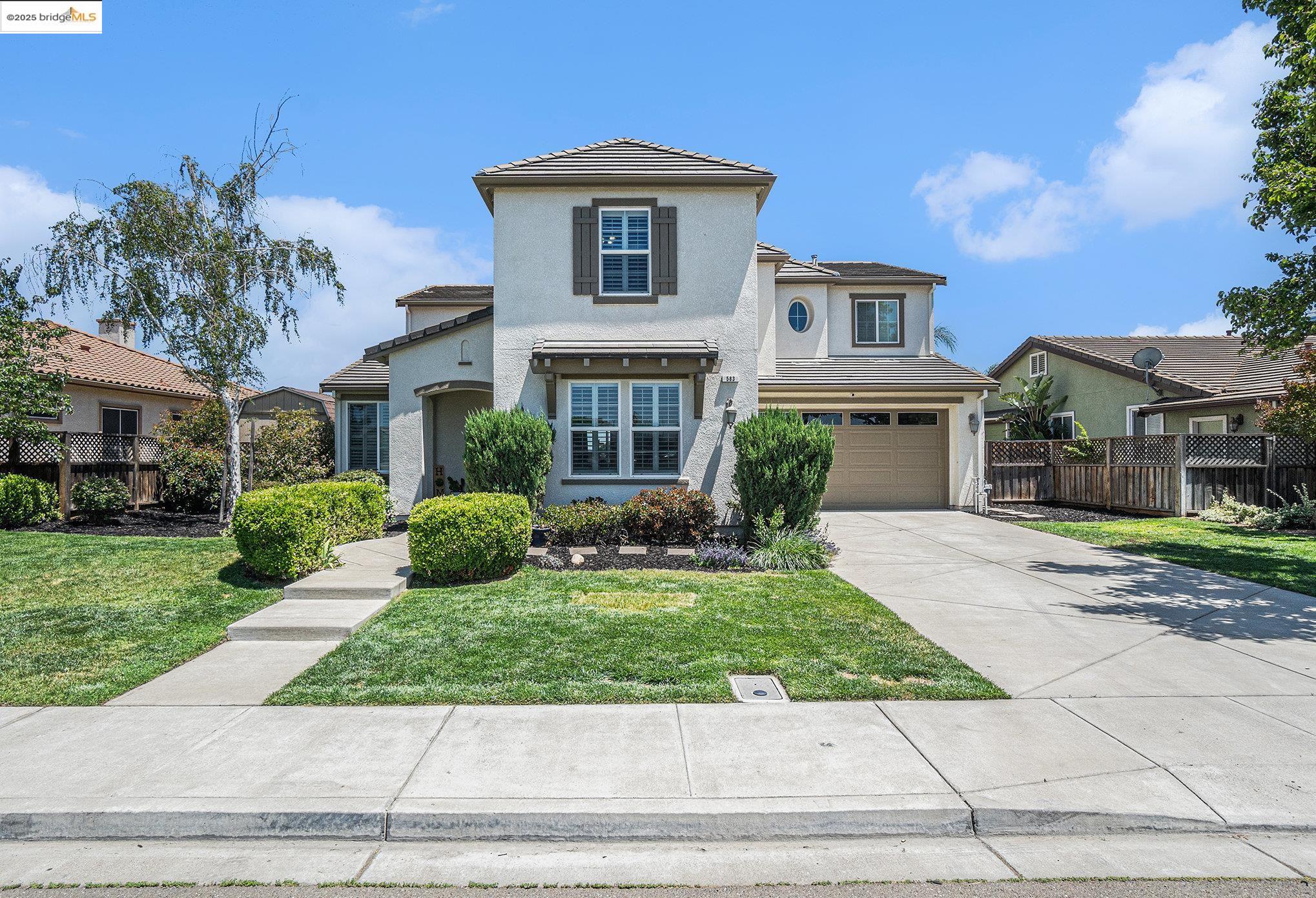 Detail Gallery Image 4 of 53 For 583 Sawgrass Way, Oakley,  CA 94561 - 5 Beds | 3/1 Baths