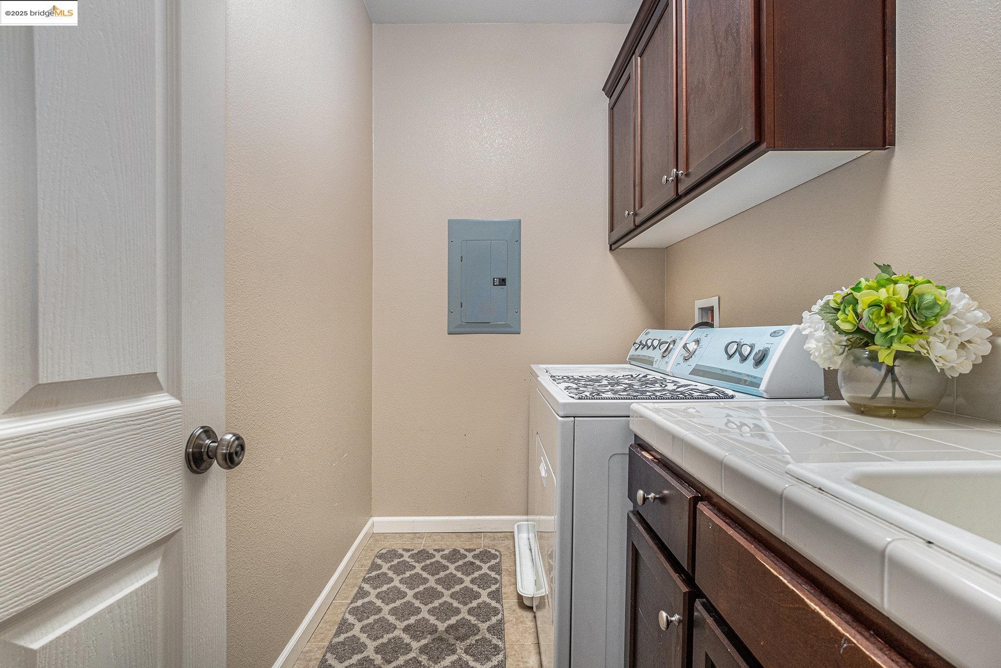 Detail Gallery Image 33 of 53 For 583 Sawgrass Way, Oakley,  CA 94561 - 5 Beds | 3/1 Baths