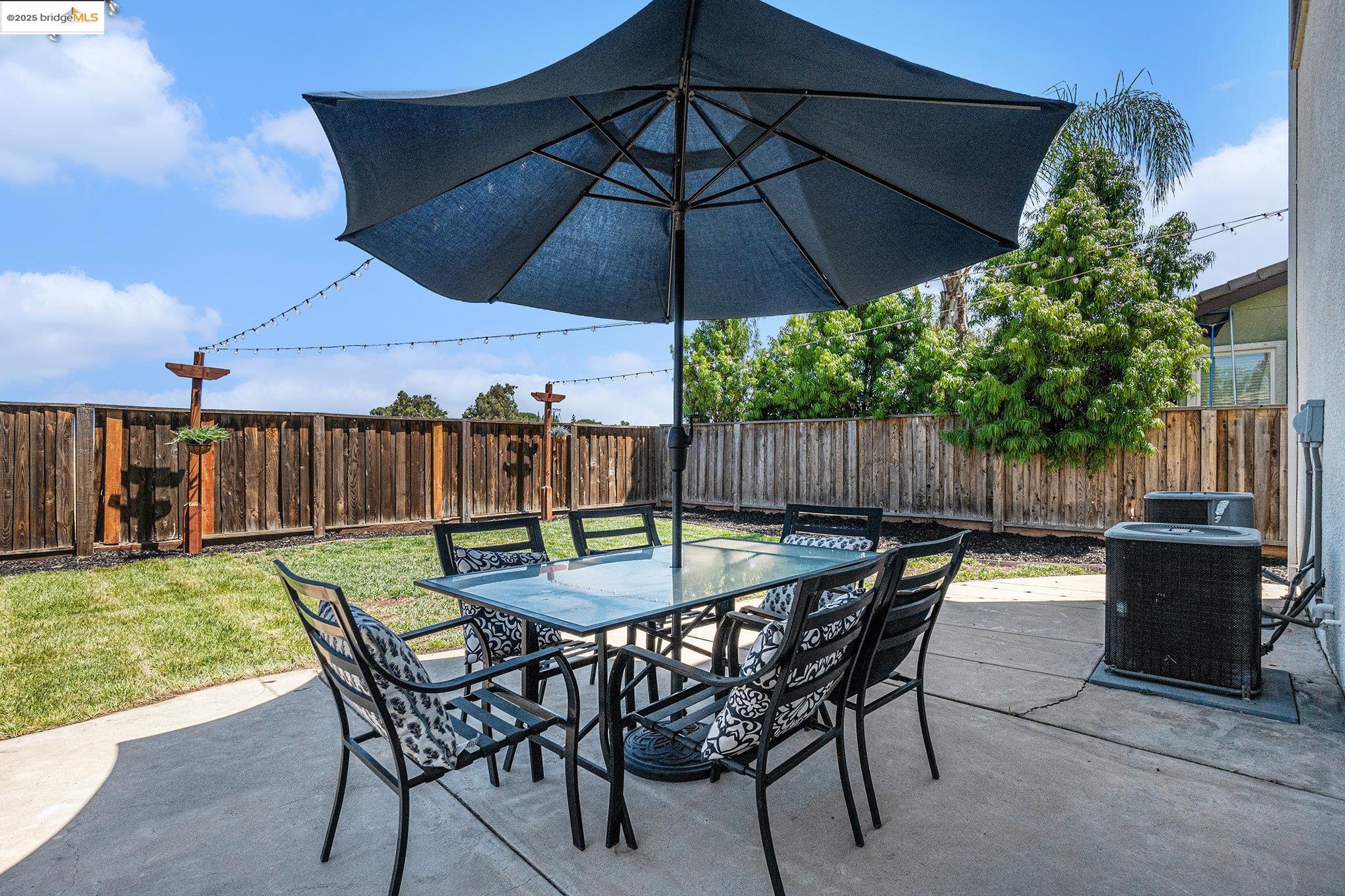 Detail Gallery Image 39 of 53 For 583 Sawgrass Way, Oakley,  CA 94561 - 5 Beds | 3/1 Baths