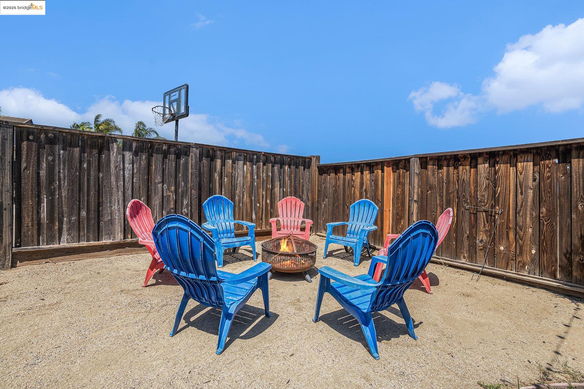 Detail Gallery Image 43 of 53 For 583 Sawgrass Way, Oakley,  CA 94561 - 5 Beds | 3/1 Baths