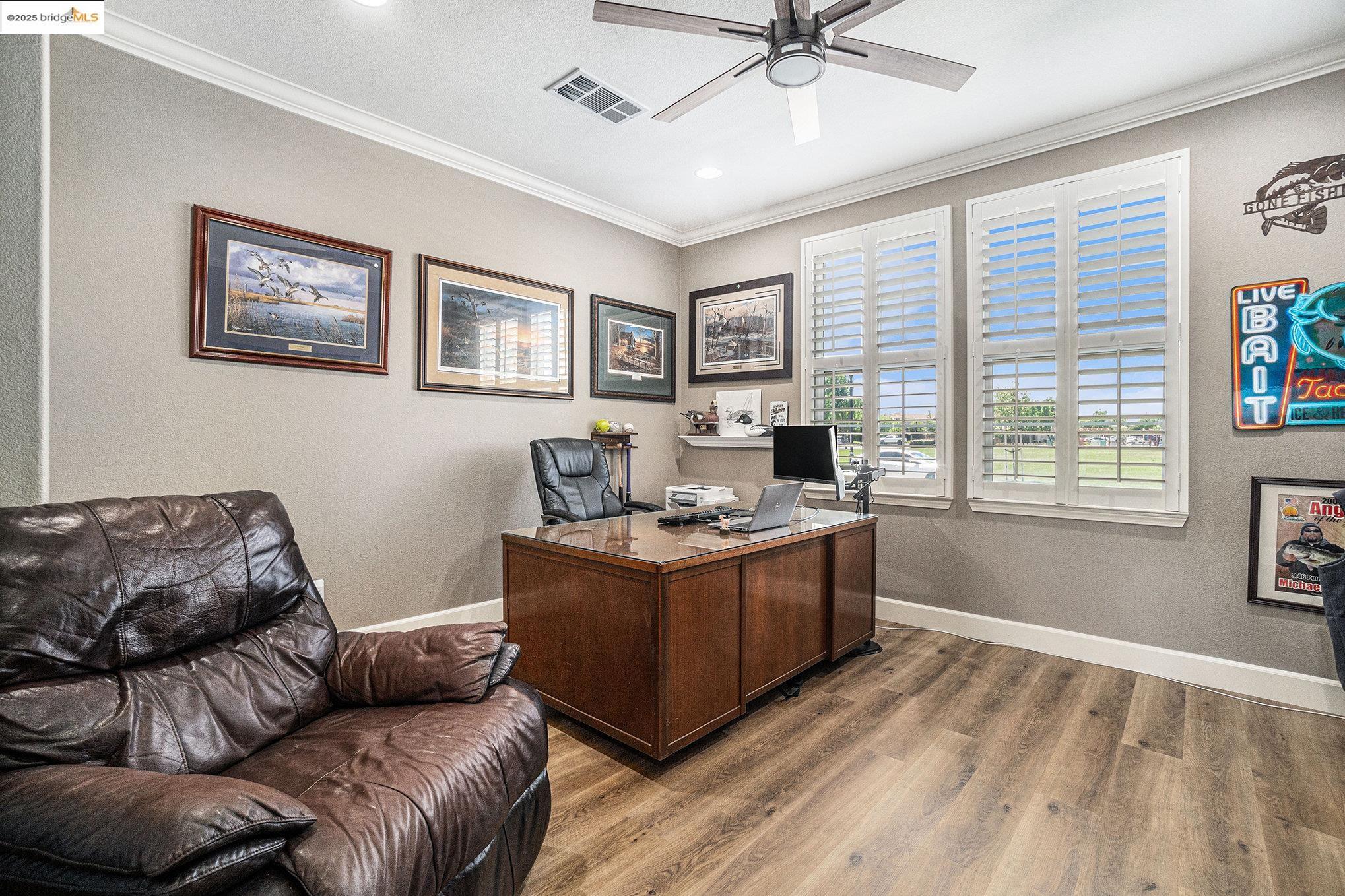 Detail Gallery Image 10 of 53 For 583 Sawgrass Way, Oakley,  CA 94561 - 5 Beds | 3/1 Baths