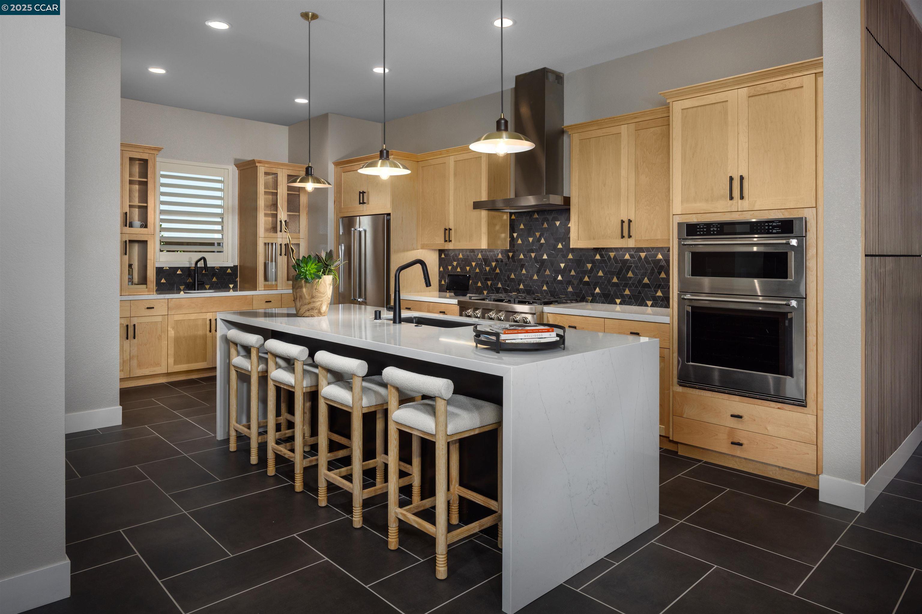 Detail Gallery Image 4 of 10 For 17588 Bushwick Lane, Lathrop,  CA 95330 - 4 Beds | 3 Baths