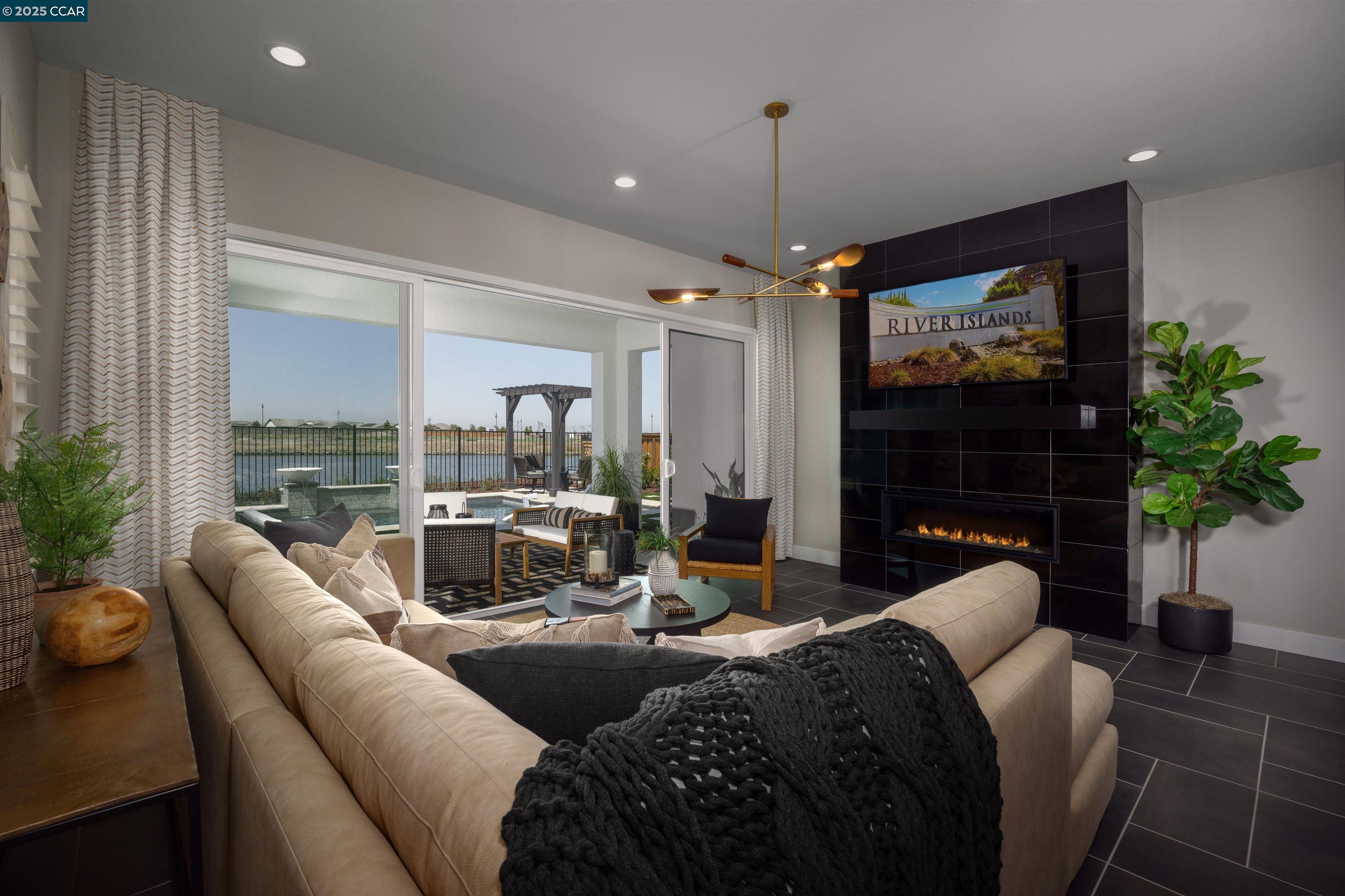 Detail Gallery Image 6 of 15 For 17588 Bushwick Lane, Lathrop,  CA 95330 - 4 Beds | 3 Baths