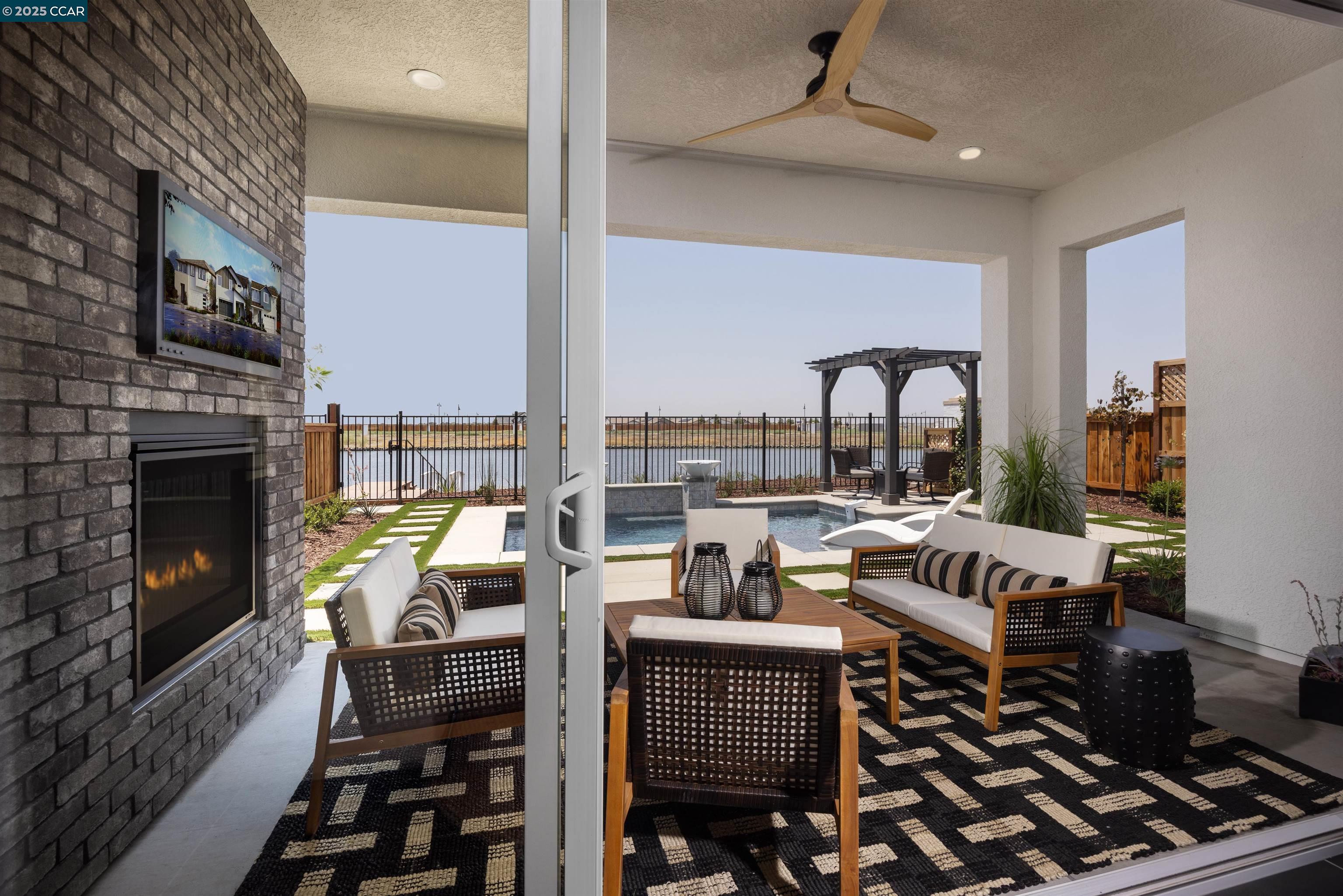 Detail Gallery Image 7 of 10 For 17588 Bushwick Lane, Lathrop,  CA 95330 - 4 Beds | 3 Baths