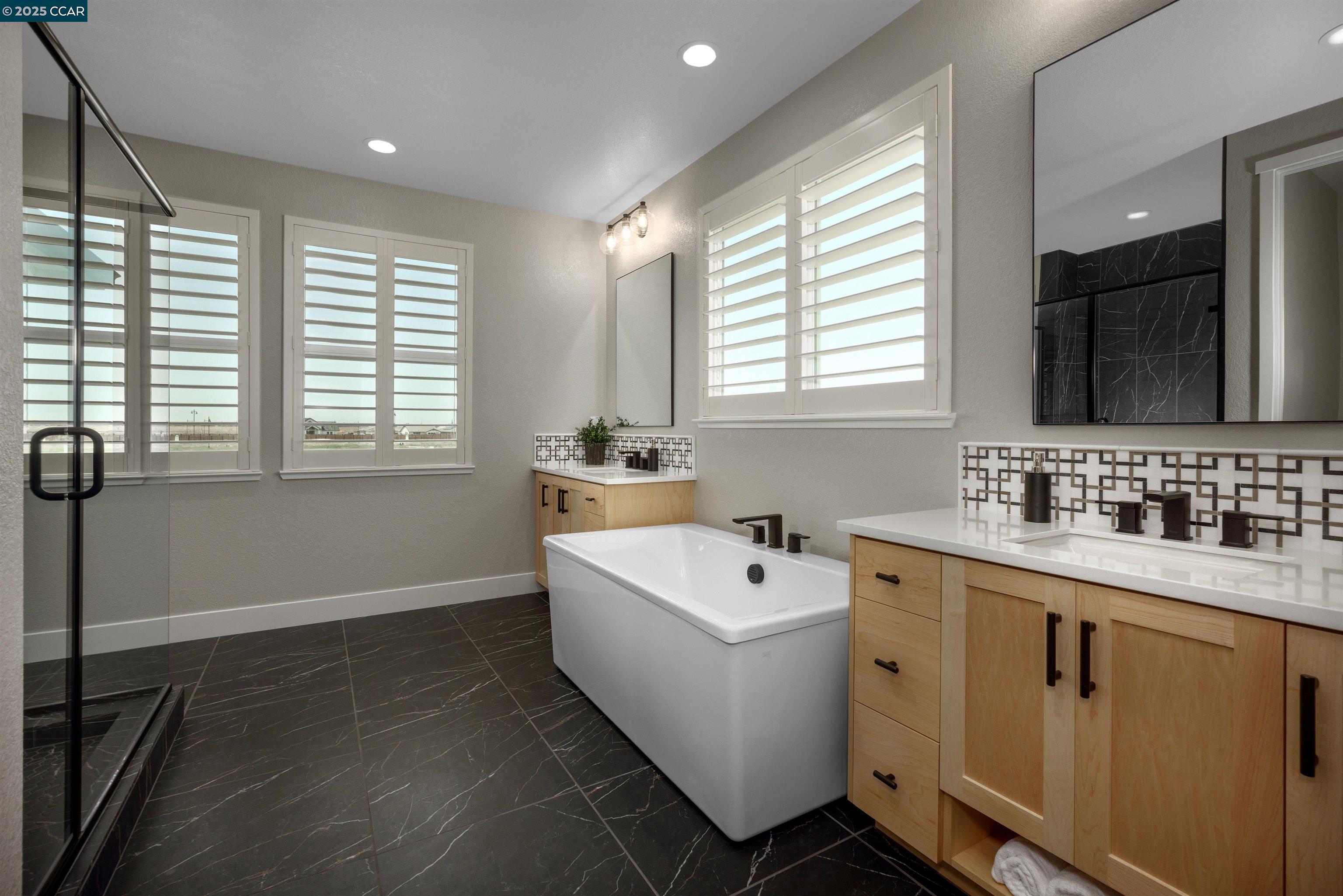 Detail Gallery Image 9 of 10 For 17588 Bushwick Lane, Lathrop,  CA 95330 - 4 Beds | 3 Baths