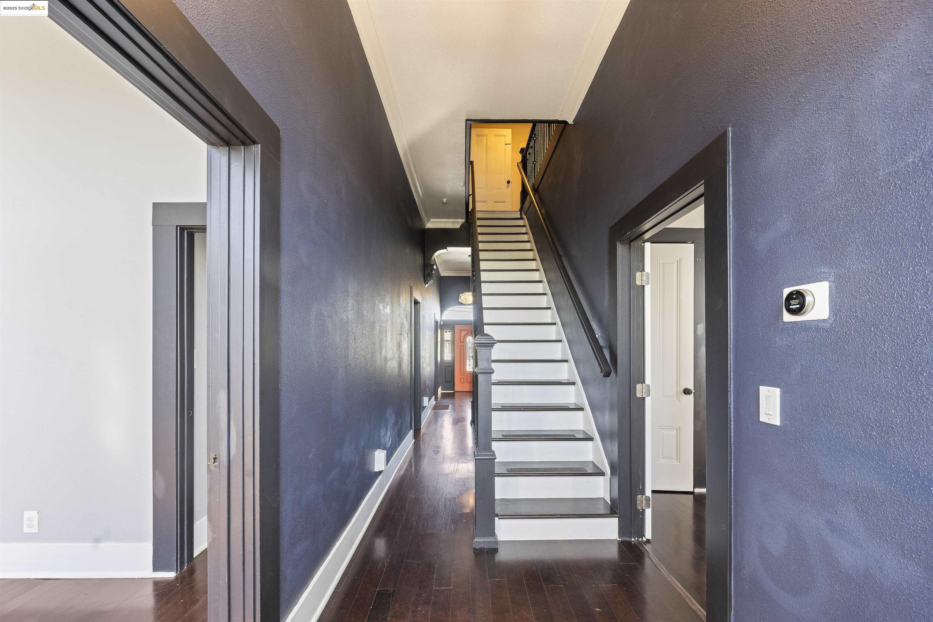 Detail Gallery Image 23 of 60 For 2521 Grande Vista Ave, Oakland,  CA 94601 - 5 Beds | 3 Baths