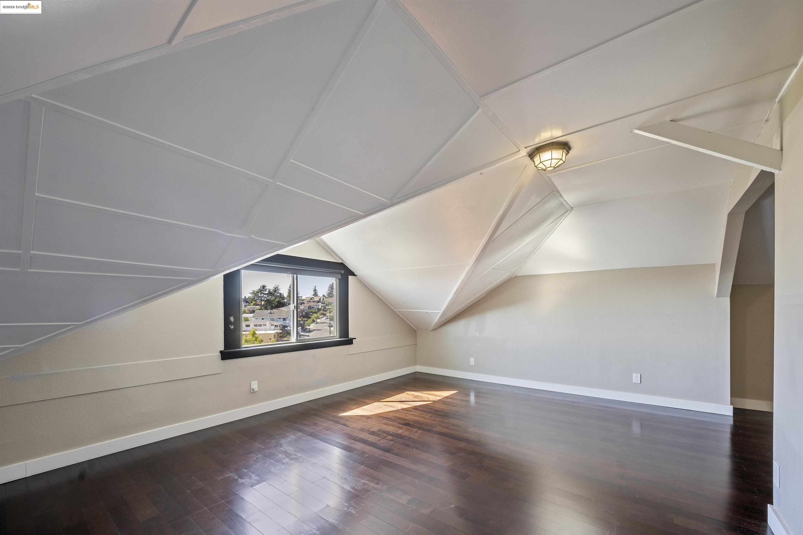 Detail Gallery Image 30 of 60 For 2521 Grande Vista Ave, Oakland,  CA 94601 - 5 Beds | 3 Baths