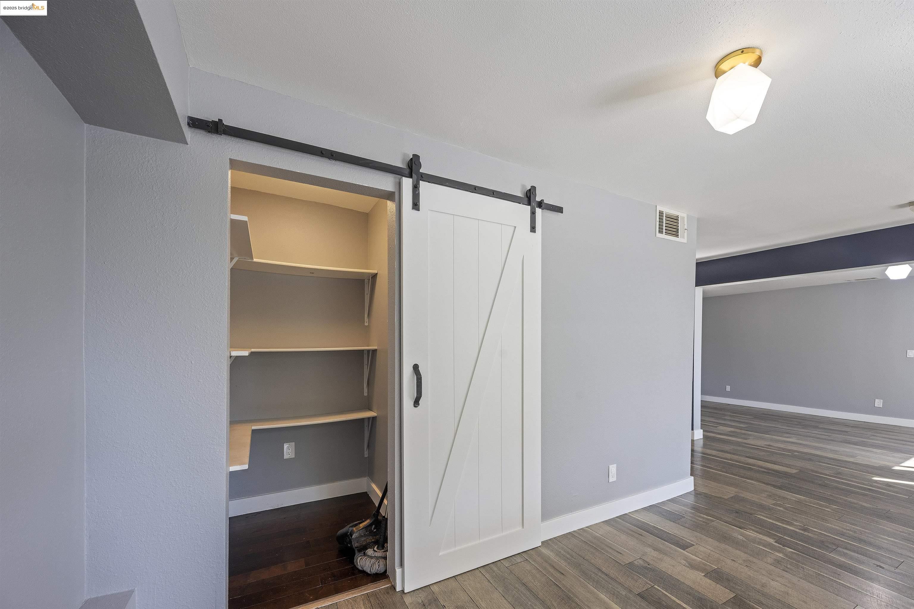 Detail Gallery Image 38 of 60 For 2521 Grande Vista Ave, Oakland,  CA 94601 - 5 Beds | 3 Baths
