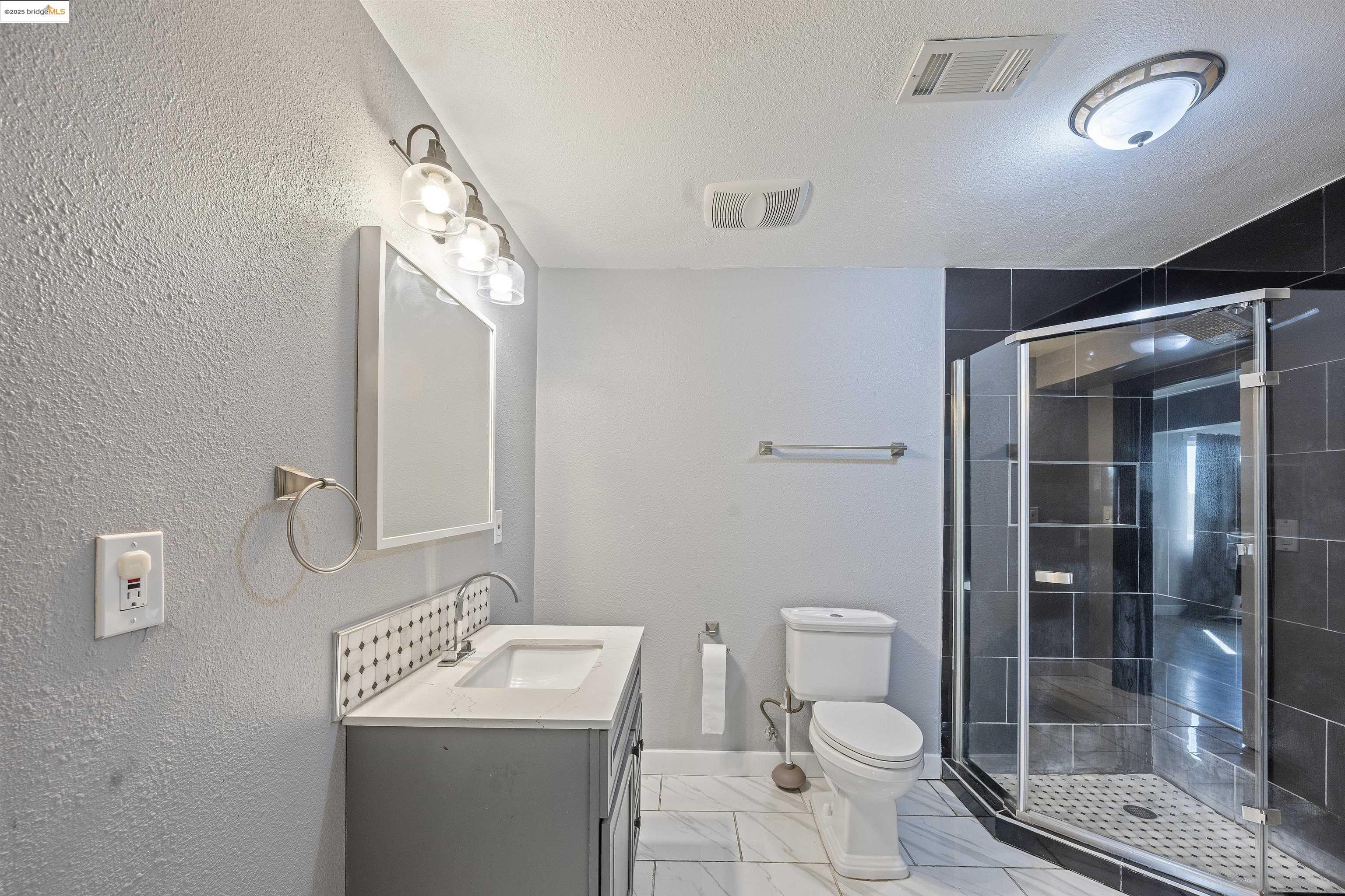 Detail Gallery Image 40 of 60 For 2521 Grande Vista Ave, Oakland,  CA 94601 - 5 Beds | 3 Baths