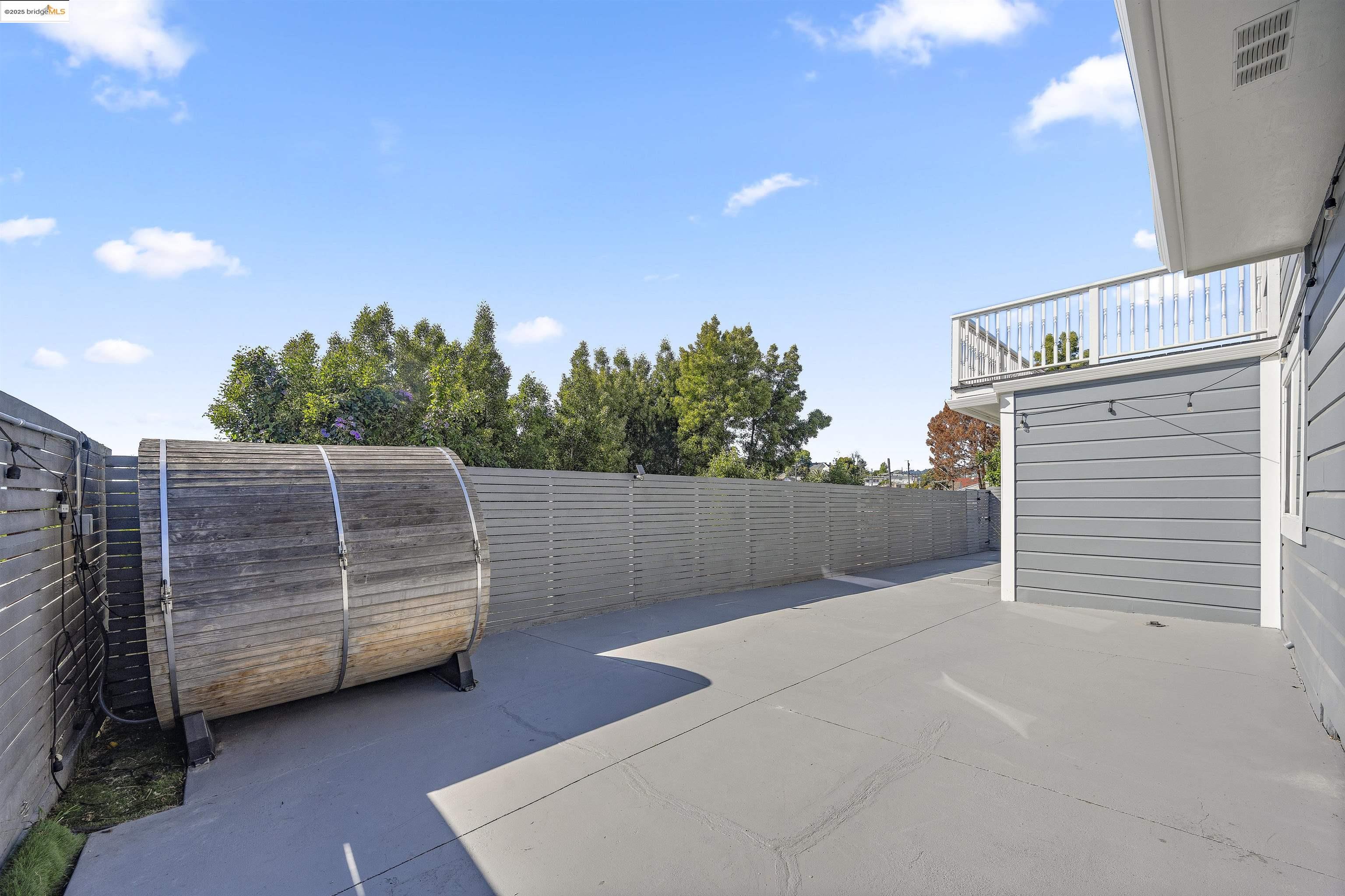 Detail Gallery Image 51 of 60 For 2521 Grande Vista Ave, Oakland,  CA 94601 - 5 Beds | 3 Baths