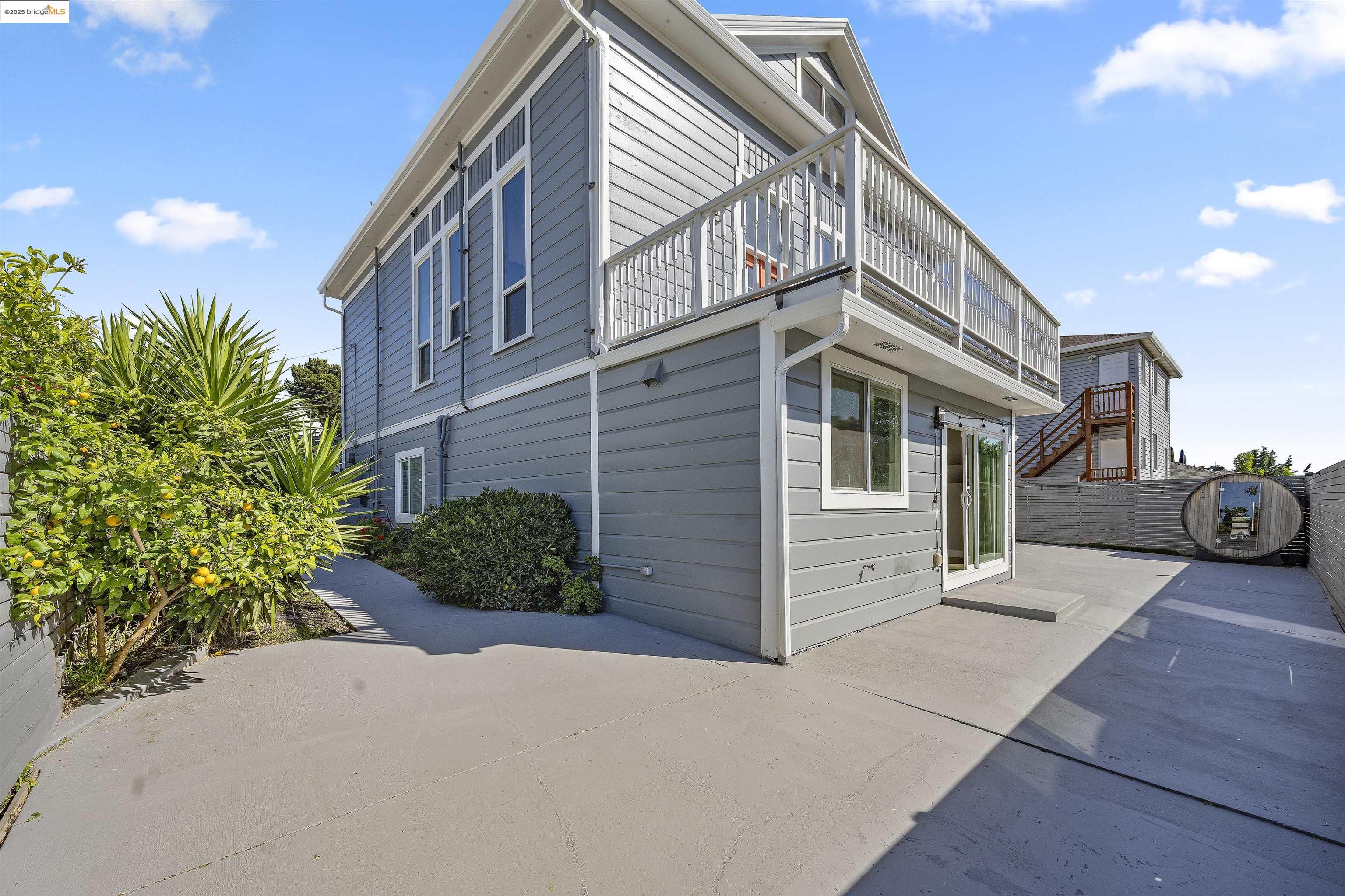 Detail Gallery Image 53 of 60 For 2521 Grande Vista Ave, Oakland,  CA 94601 - 5 Beds | 3 Baths