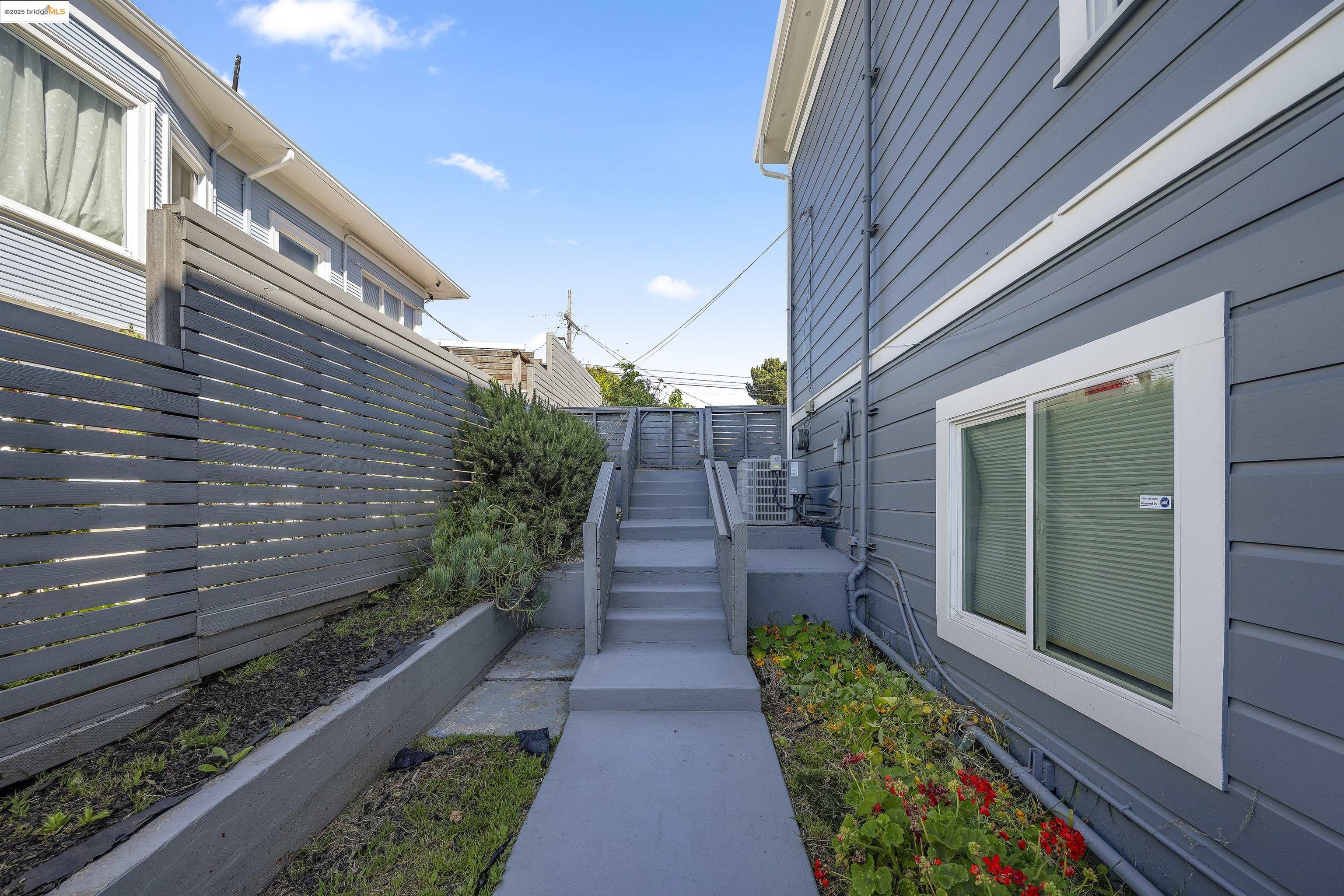 Detail Gallery Image 55 of 60 For 2521 Grande Vista Ave, Oakland,  CA 94601 - 5 Beds | 3 Baths