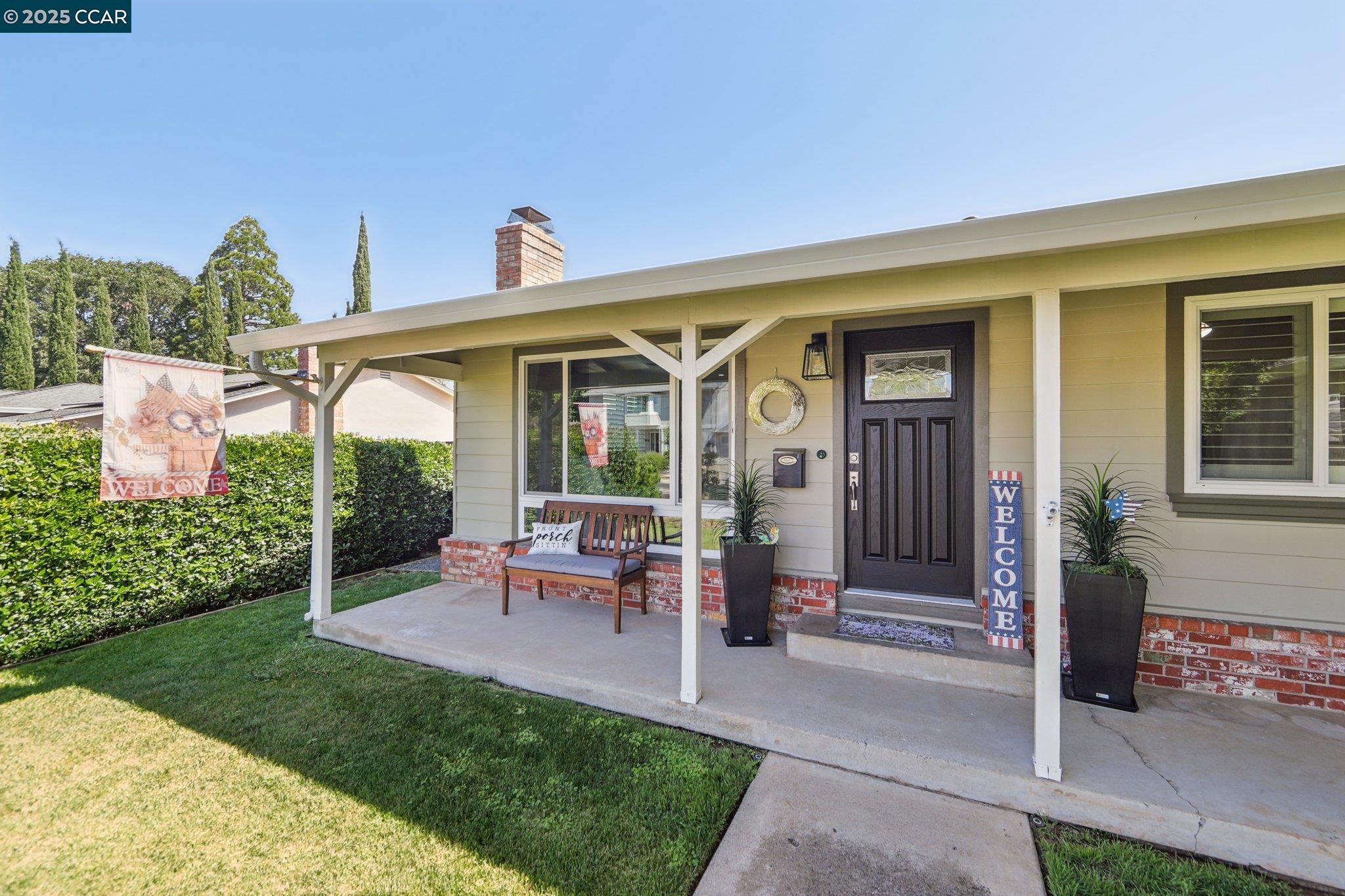 Detail Gallery Image 2 of 31 For 5521 Alaska Dr, Concord,  CA 94521 - 3 Beds | 2 Baths