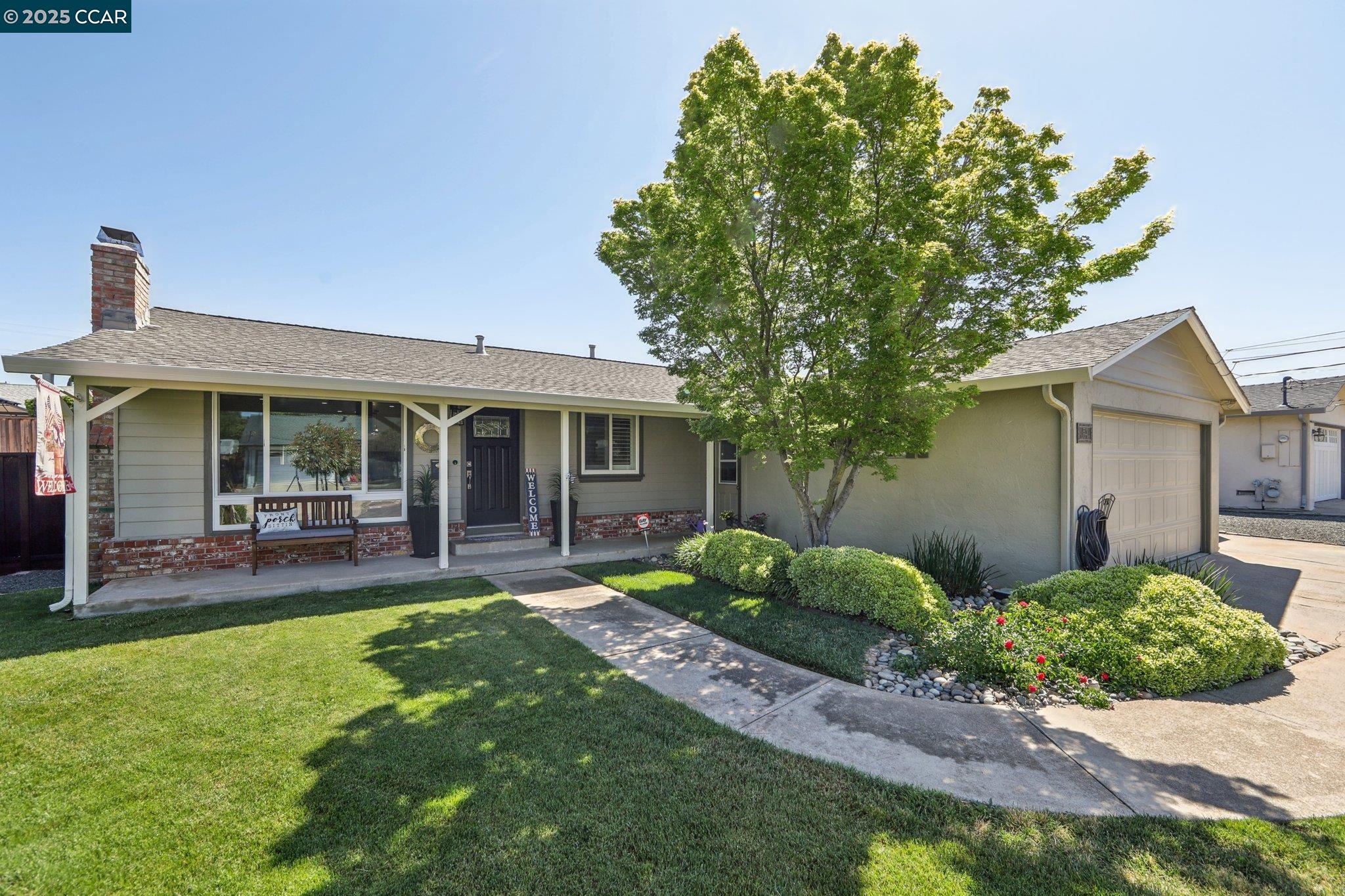 Detail Gallery Image 3 of 31 For 5521 Alaska Dr, Concord,  CA 94521 - 3 Beds | 2 Baths