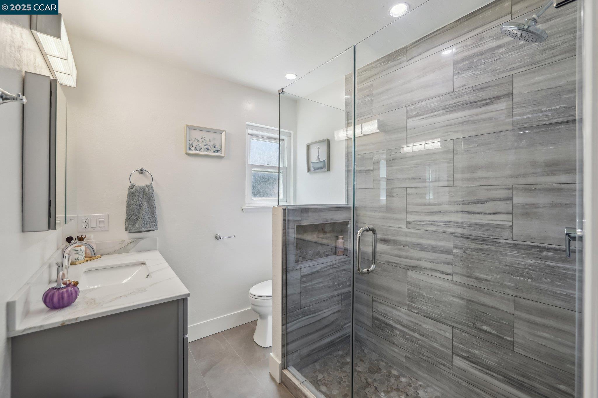 Detail Gallery Image 24 of 31 For 5521 Alaska Dr, Concord,  CA 94521 - 3 Beds | 2 Baths
