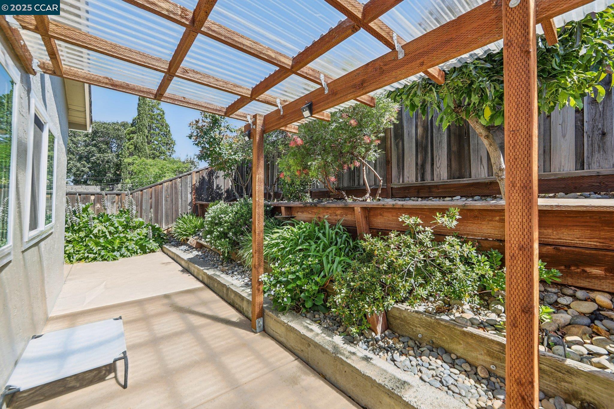 Detail Gallery Image 26 of 31 For 5521 Alaska Dr, Concord,  CA 94521 - 3 Beds | 2 Baths