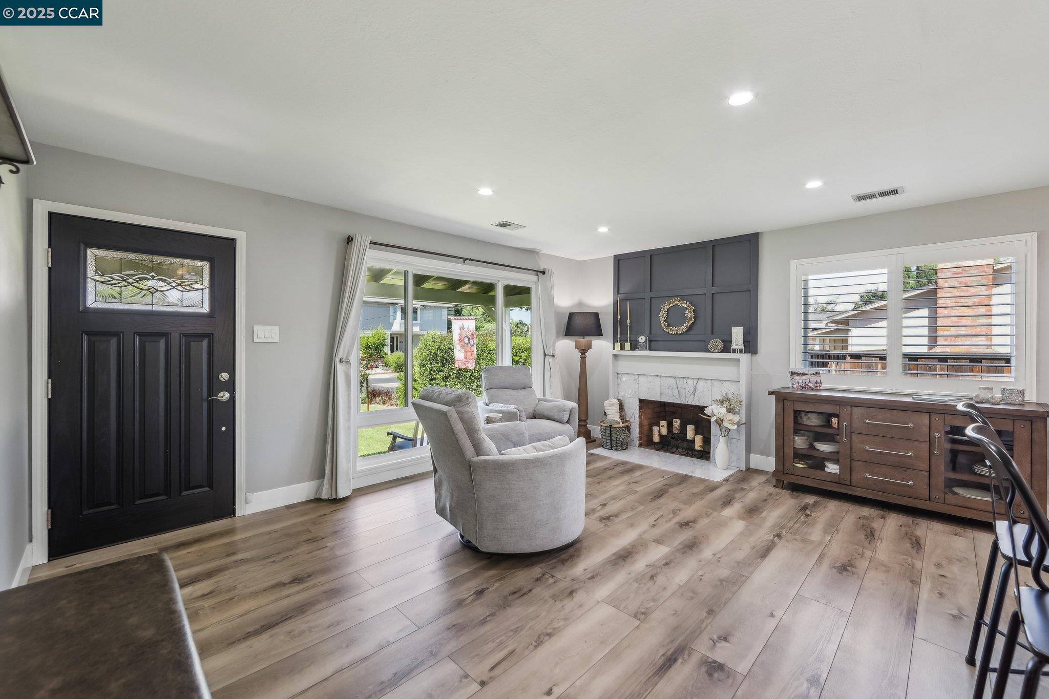 Detail Gallery Image 6 of 31 For 5521 Alaska Dr, Concord,  CA 94521 - 3 Beds | 2 Baths