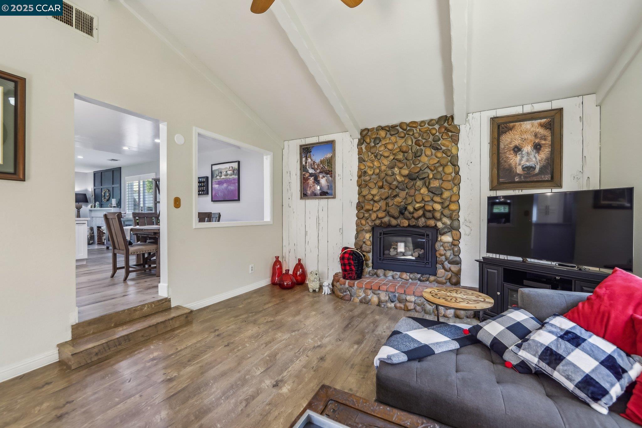 Detail Gallery Image 8 of 31 For 5521 Alaska Dr, Concord,  CA 94521 - 3 Beds | 2 Baths