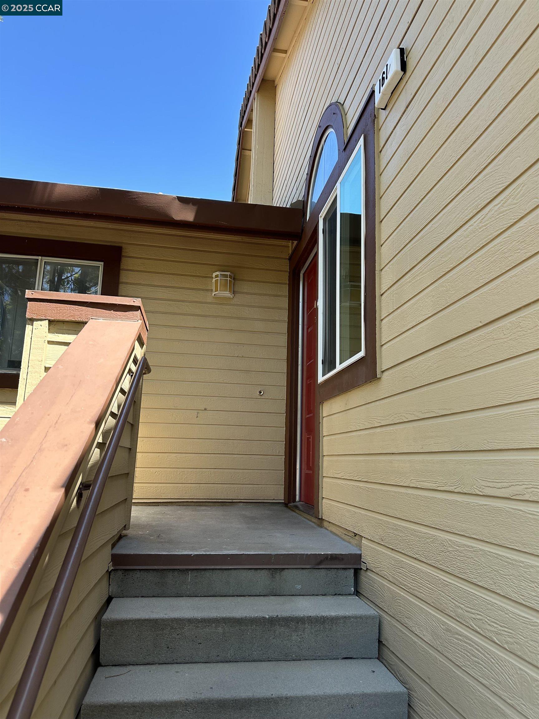 Detail Gallery Image 1 of 16 For 161 Tuscany Ct, Hercules,  CA 94547 - 2 Beds | 2 Baths