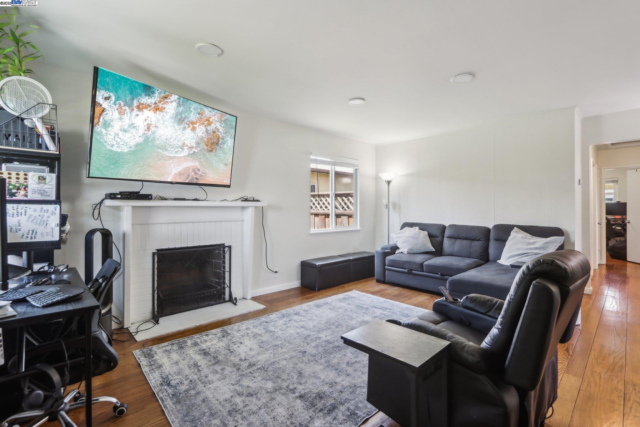 Detail Gallery Image 3 of 24 For 759 Bishop Ave, Hayward,  CA 94544 - 3 Beds | 1 Baths